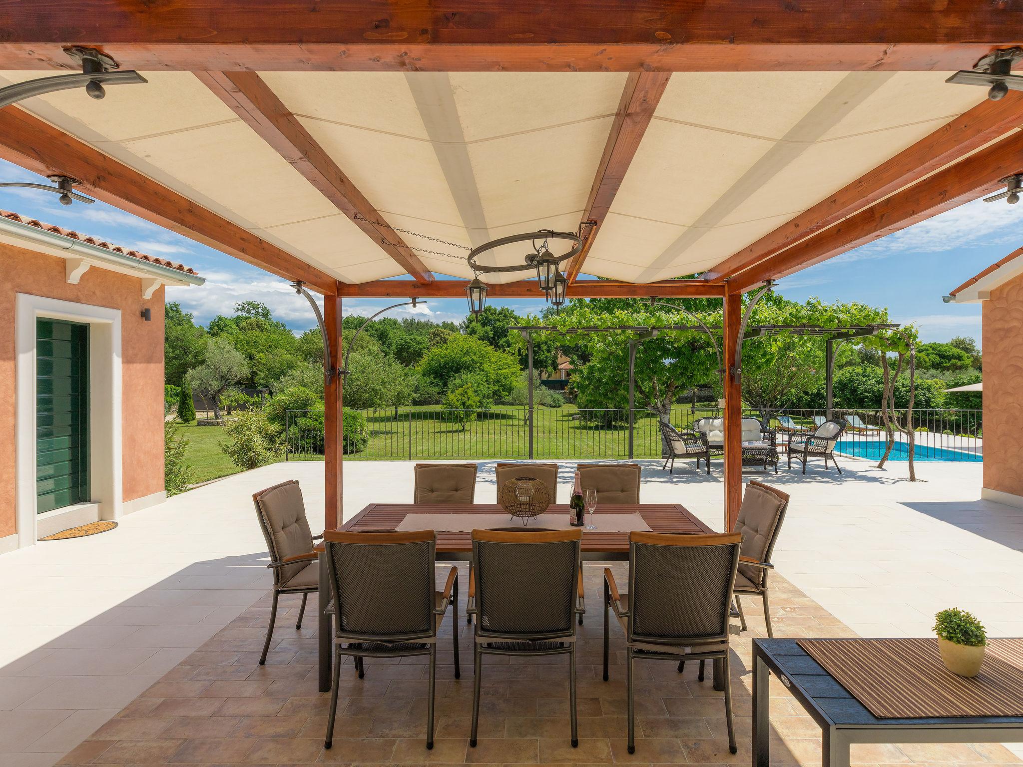 Photo 4 - Maison de 4 chambres à Rovinj avec piscine privée et vues à la mer