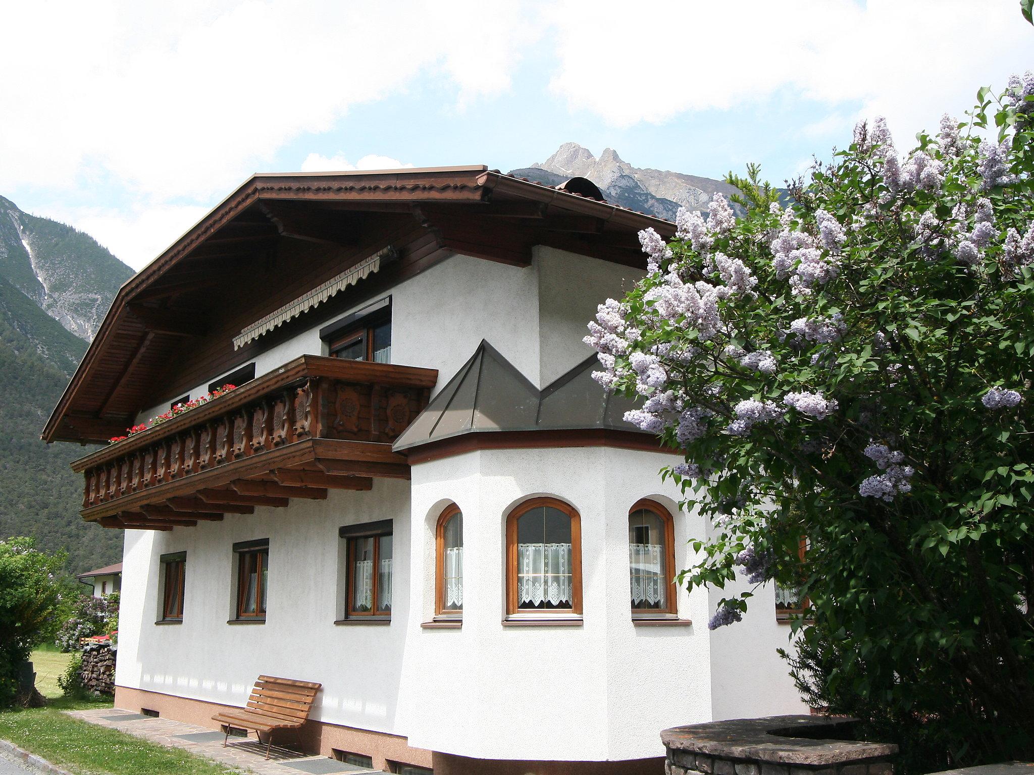 Photo 22 - Appartement de 3 chambres à Zams avec jardin et vues sur la montagne