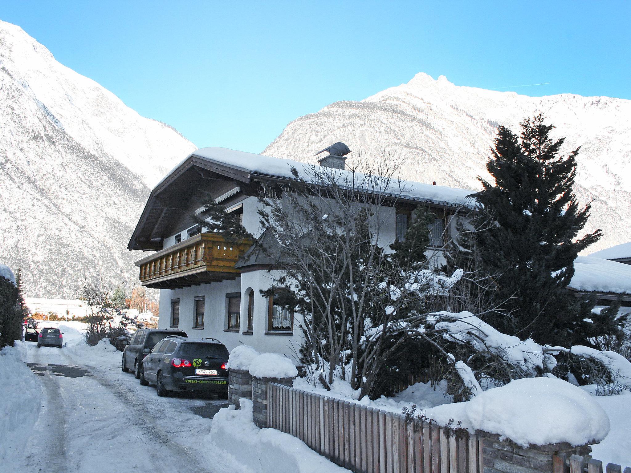 Photo 23 - Appartement de 3 chambres à Zams avec jardin et vues sur la montagne