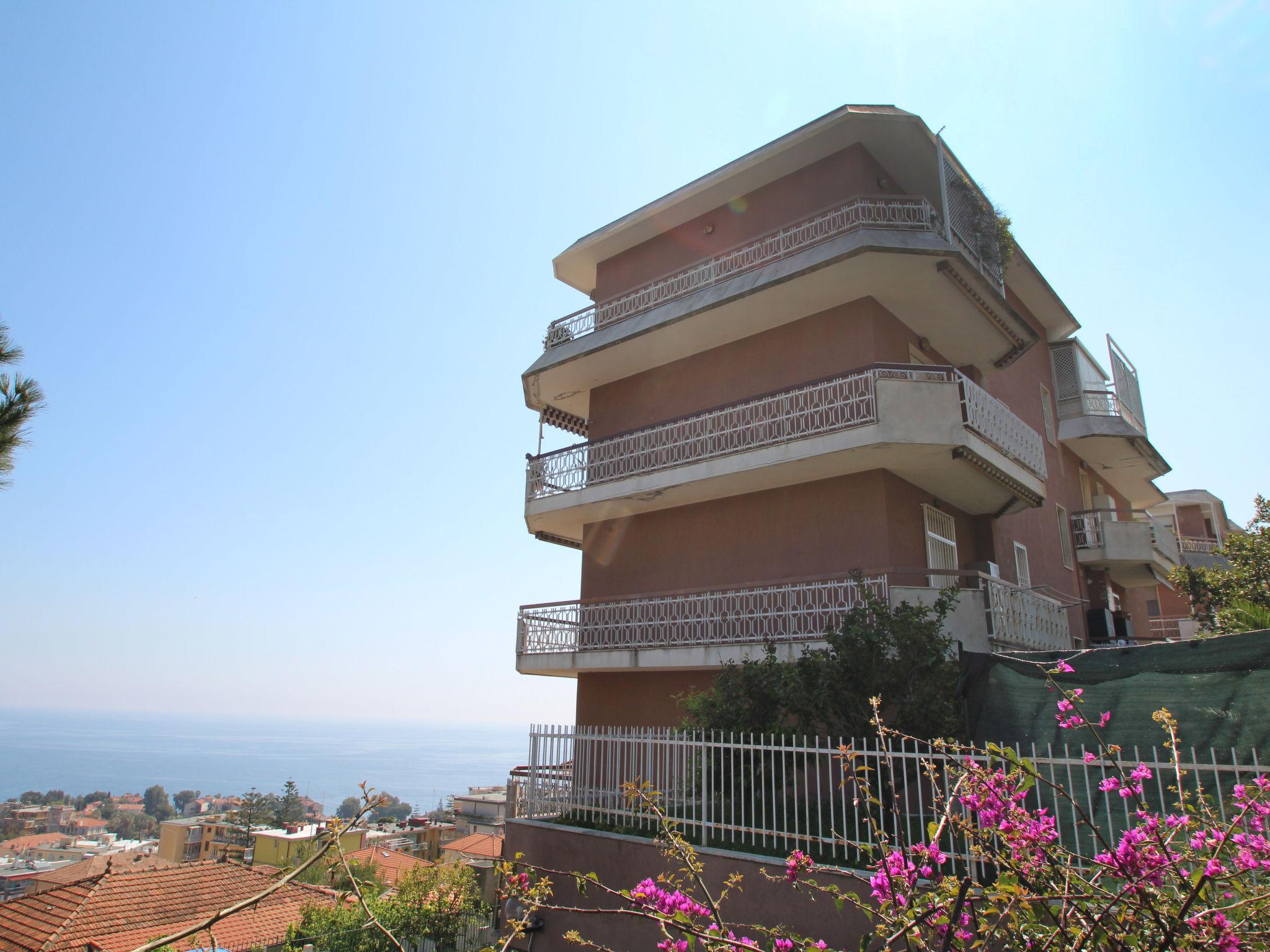 Foto 19 - Apartamento de 1 quarto em Sanremo com terraço e vistas do mar