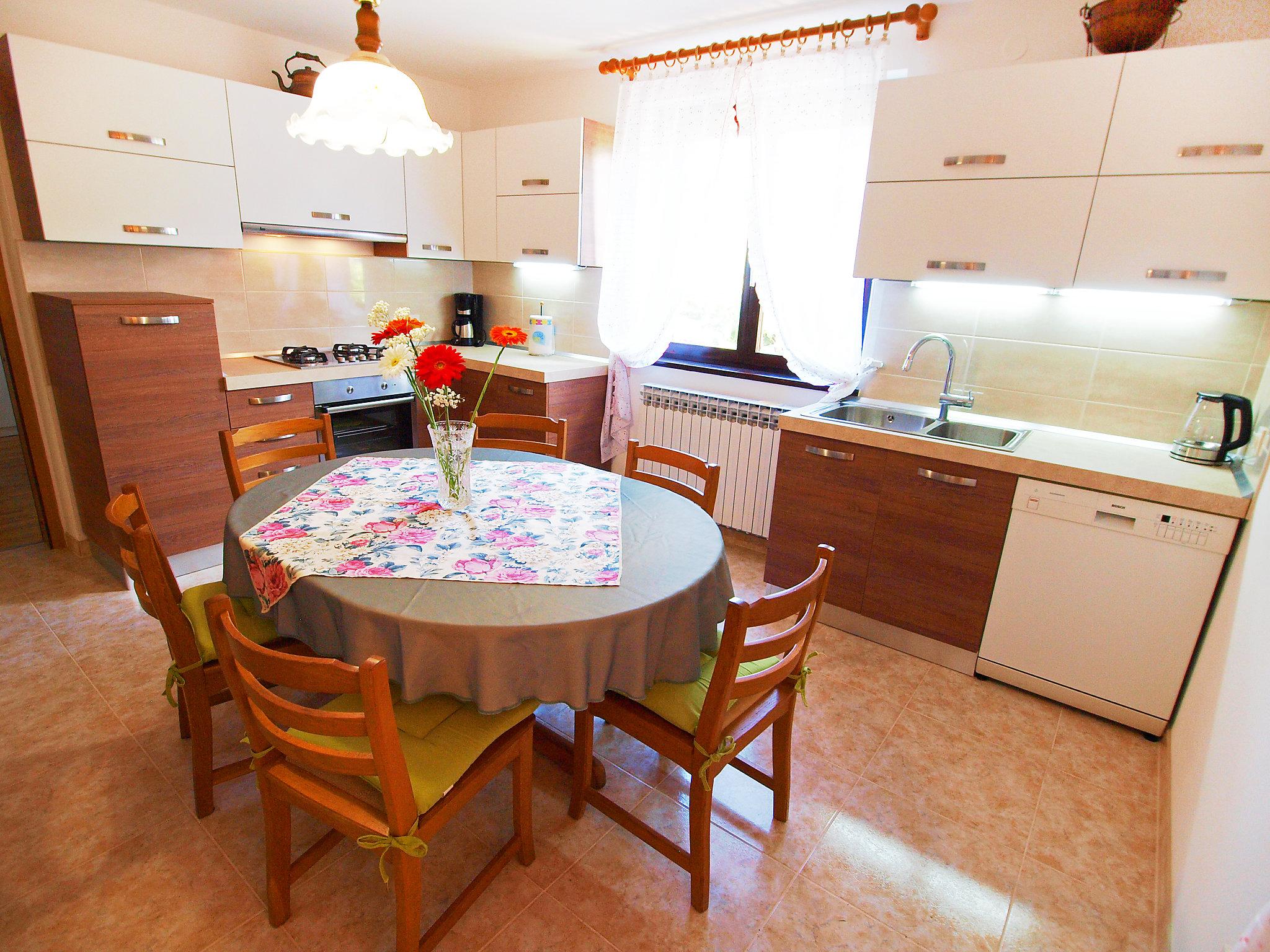 Photo 10 - 6 bedroom House in Pula with private pool and garden