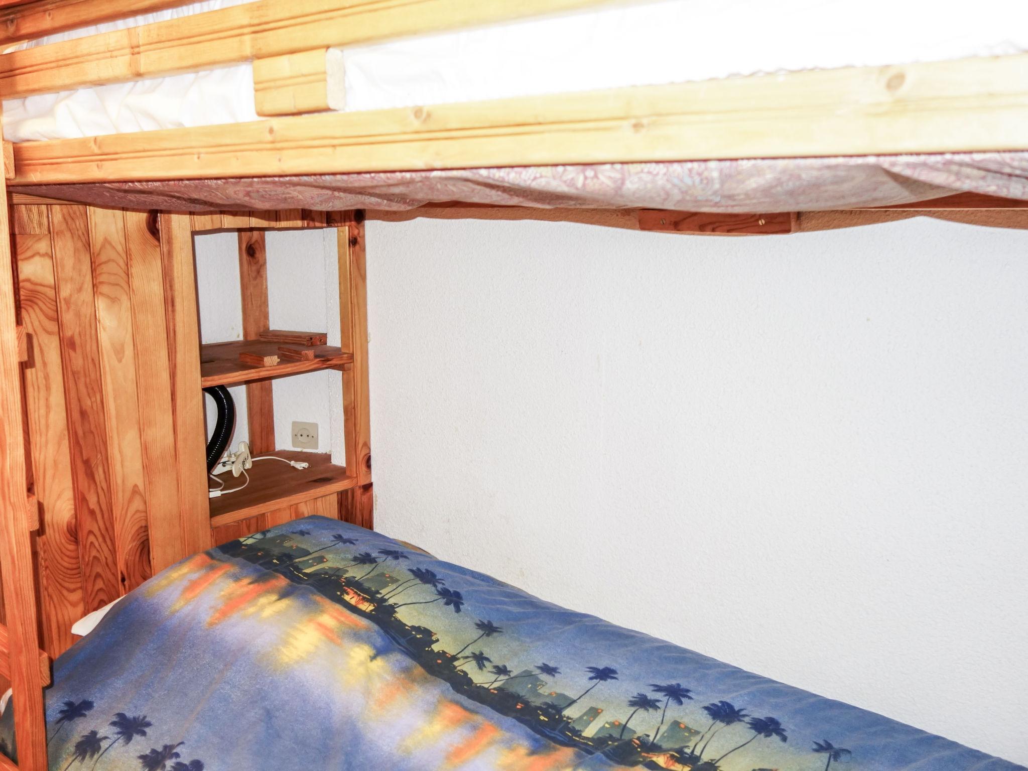 Foto 10 - Apartment mit 1 Schlafzimmer in Les Contamines-Montjoie mit blick auf die berge