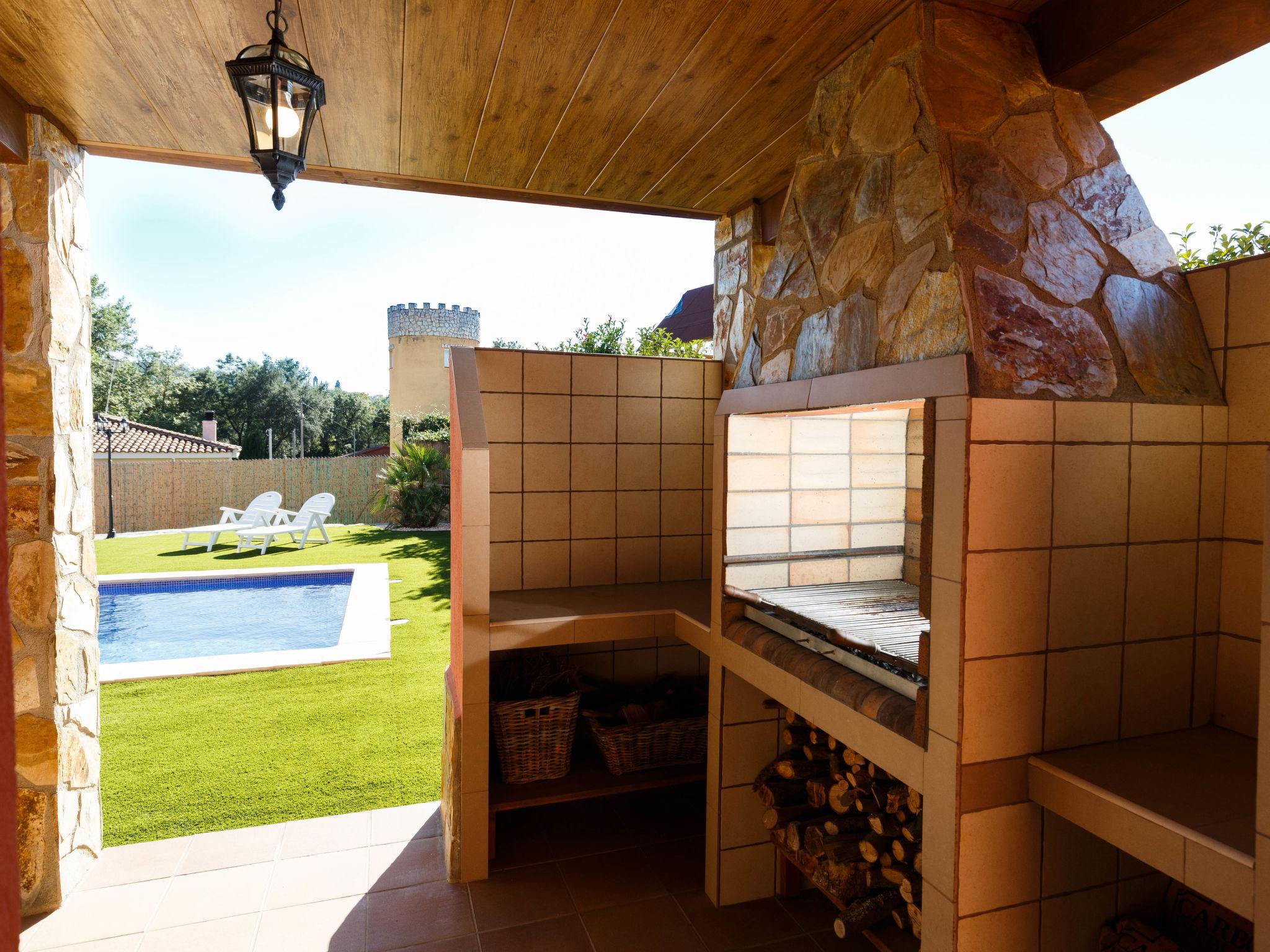 Photo 21 - Maison de 5 chambres à Caldes de Malavella avec piscine privée et jardin