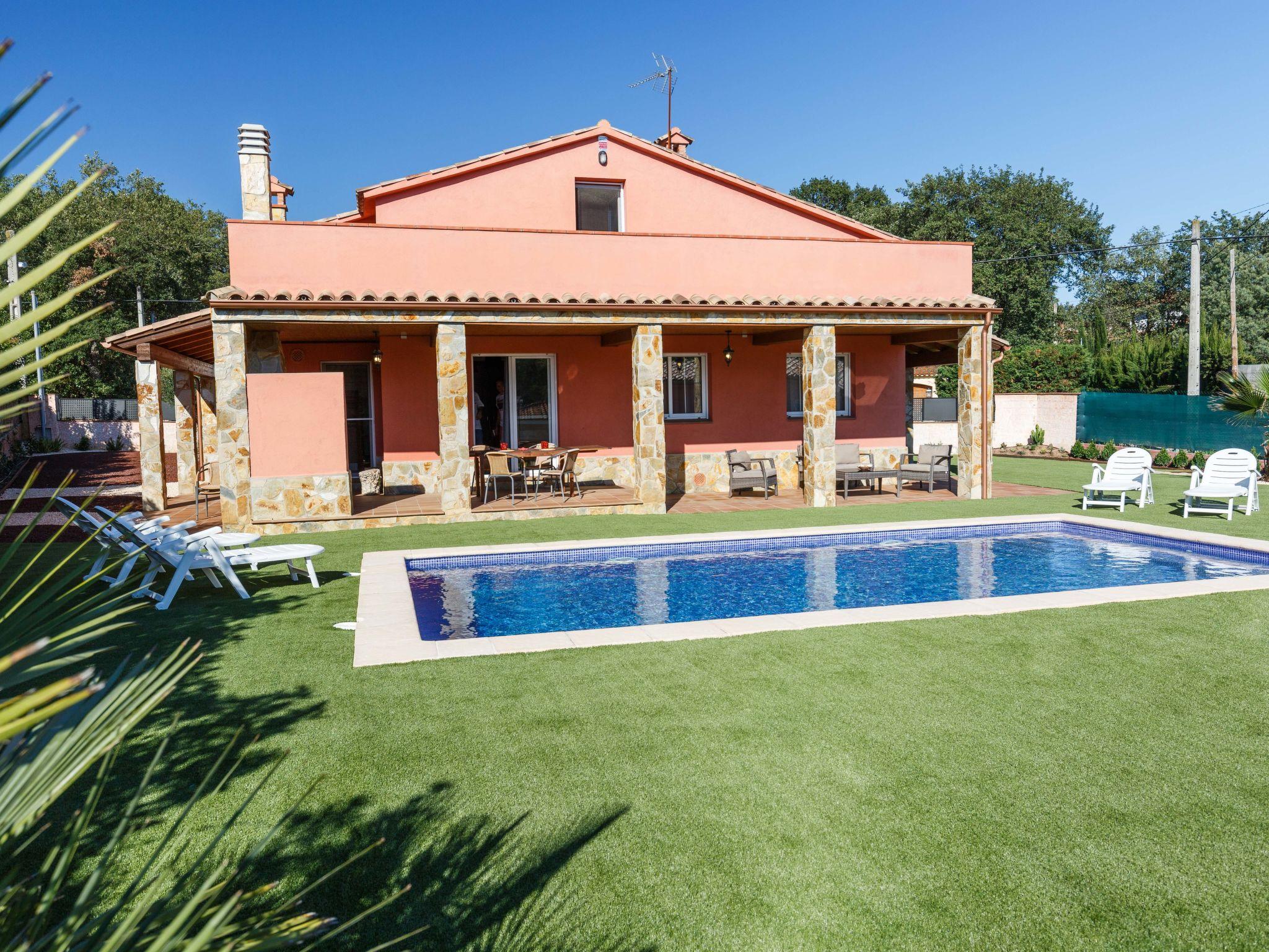 Photo 25 - Maison de 5 chambres à Caldes de Malavella avec piscine privée et vues à la mer