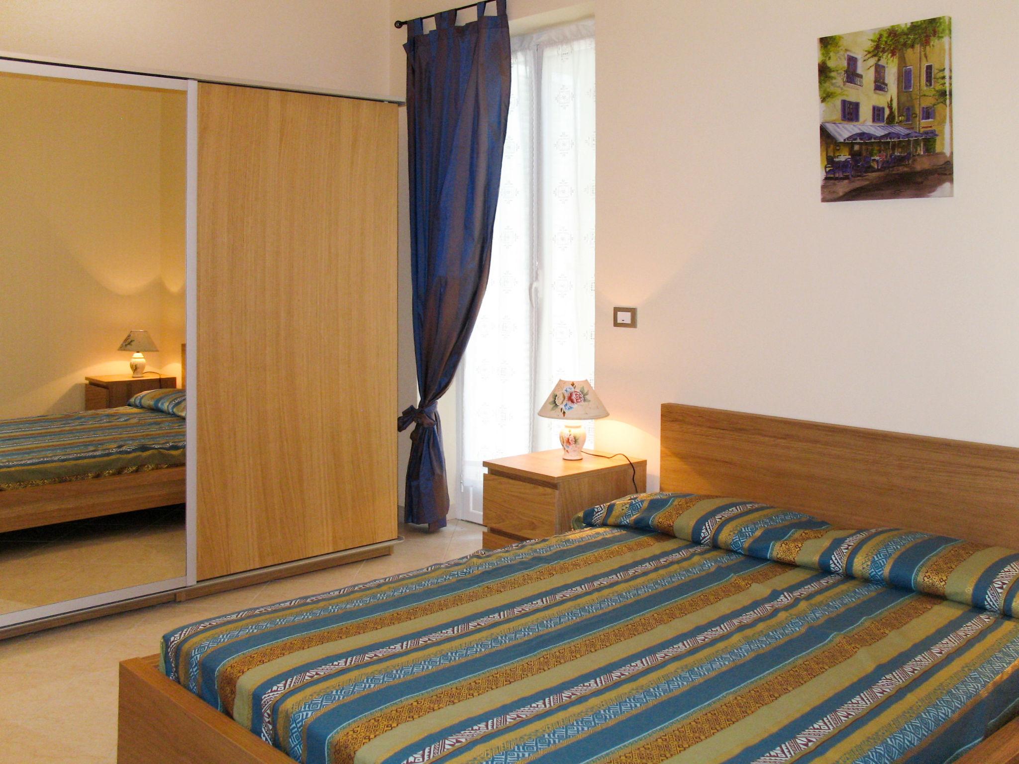 Foto 5 - Appartamento con 2 camere da letto a San Lorenzo al Mare con giardino e vista mare