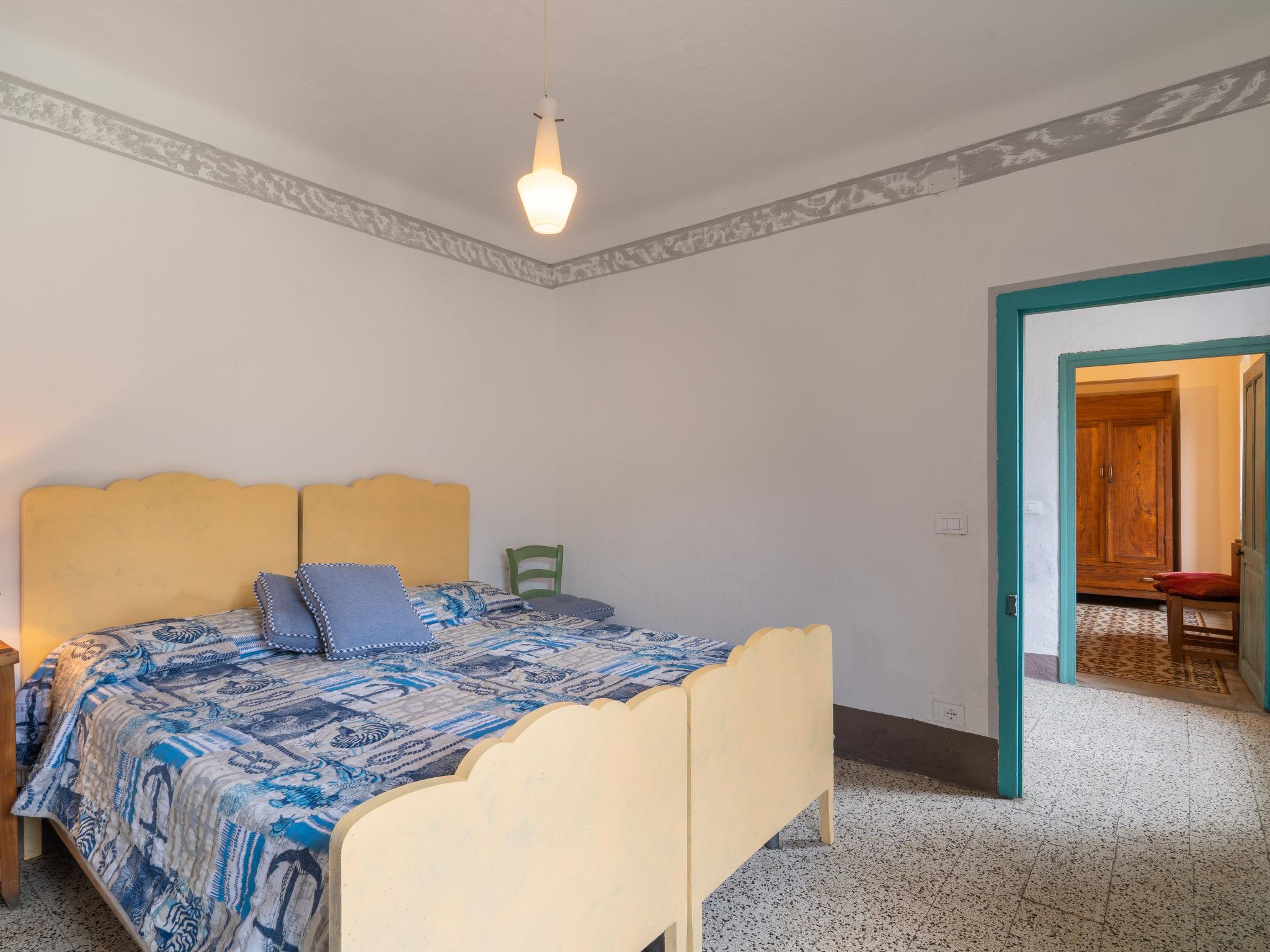 Photo 11 - Maison de 4 chambres à Stellanello avec terrasse et vues à la mer