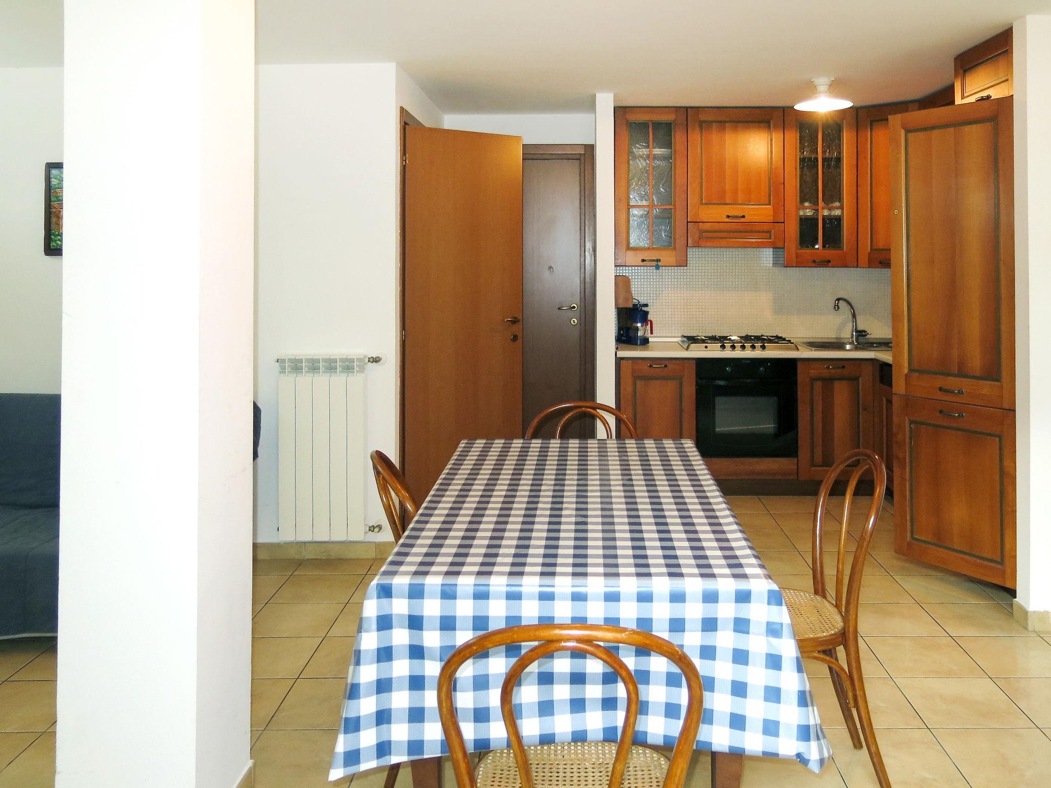 Photo 4 - 2 bedroom Apartment in Pineto with private pool and garden