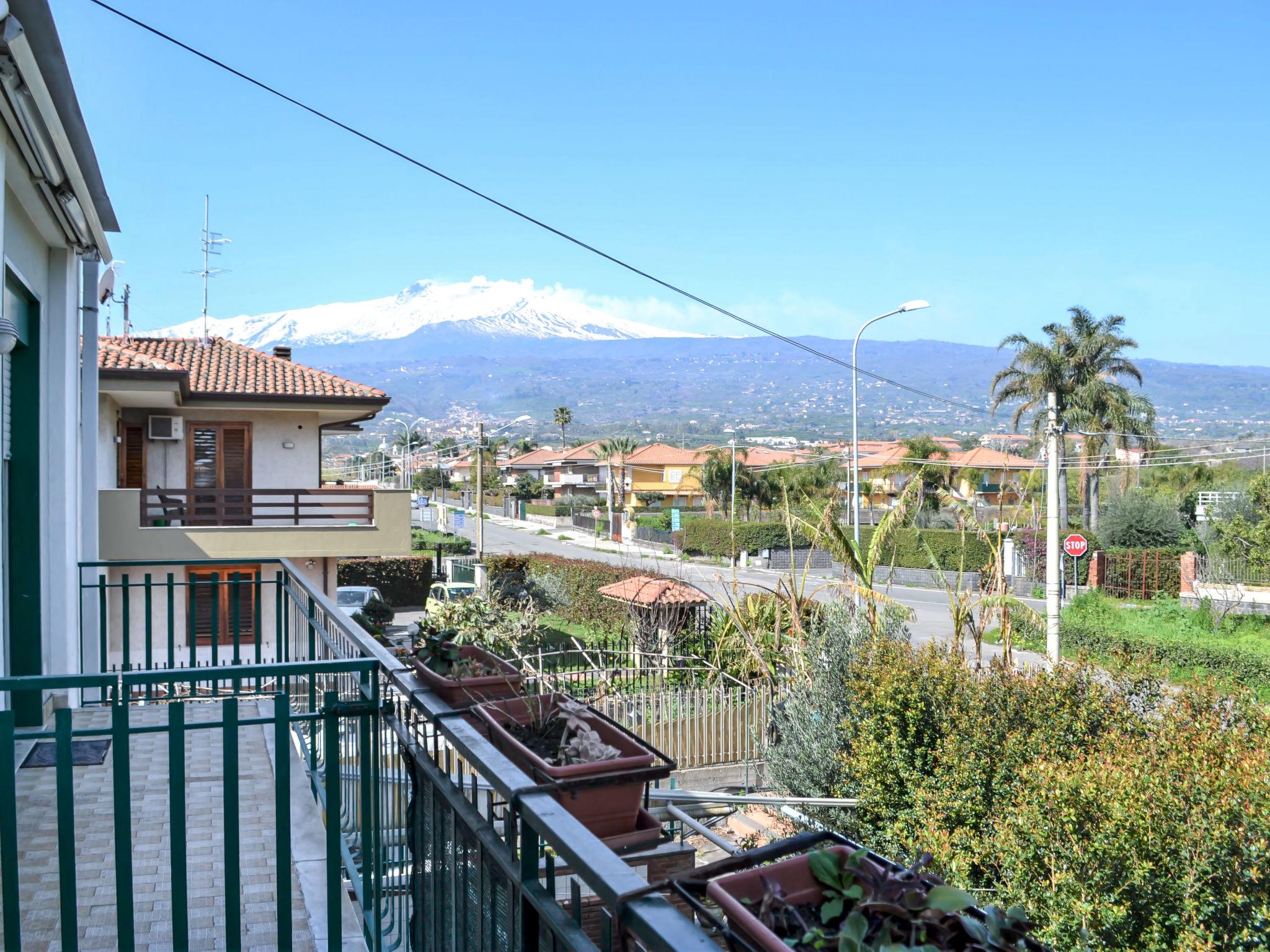 Foto 2 - Appartamento con 1 camera da letto a Mascali con giardino e vista mare