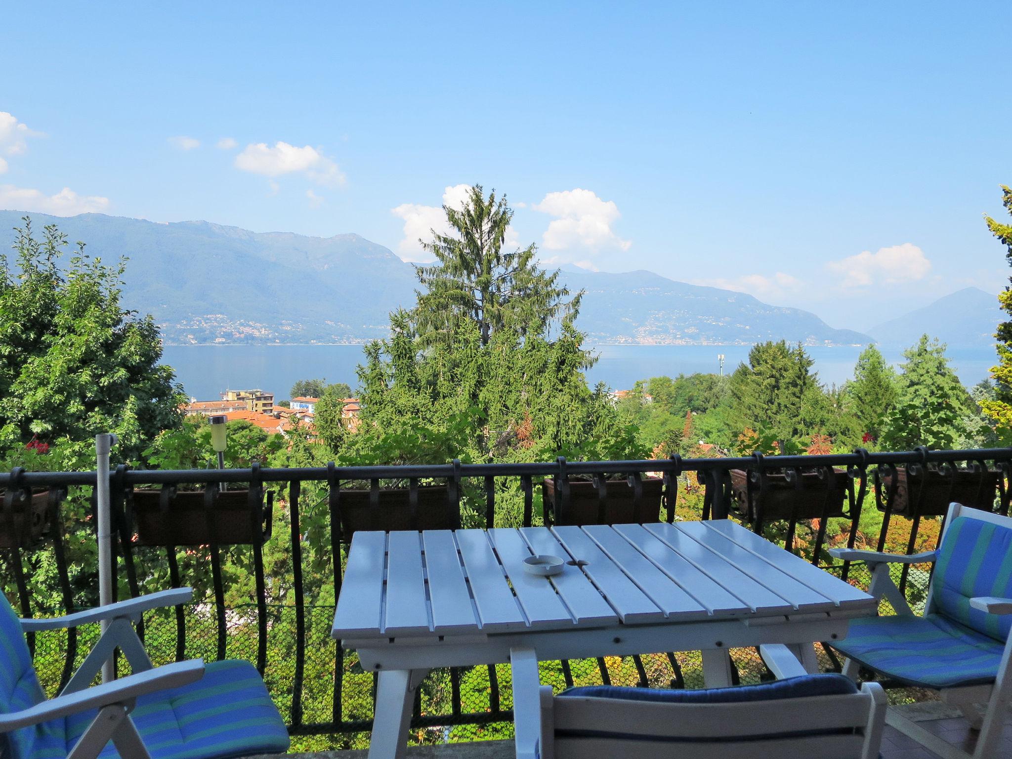 Foto 21 - Casa con 4 camere da letto a Porto Valtravaglia con piscina privata e vista sulle montagne