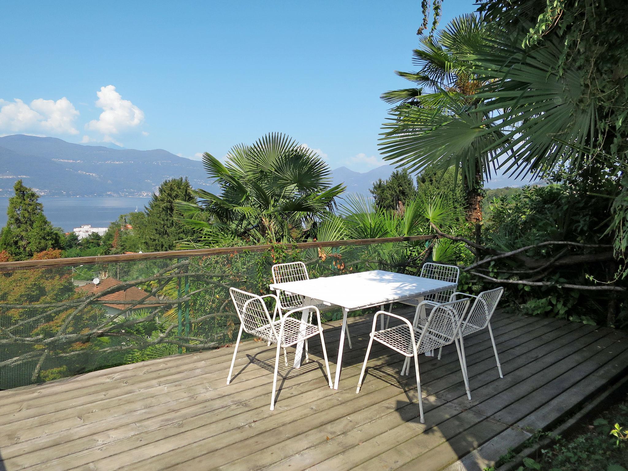 Photo 31 - 4 bedroom House in Porto Valtravaglia with private pool and mountain view