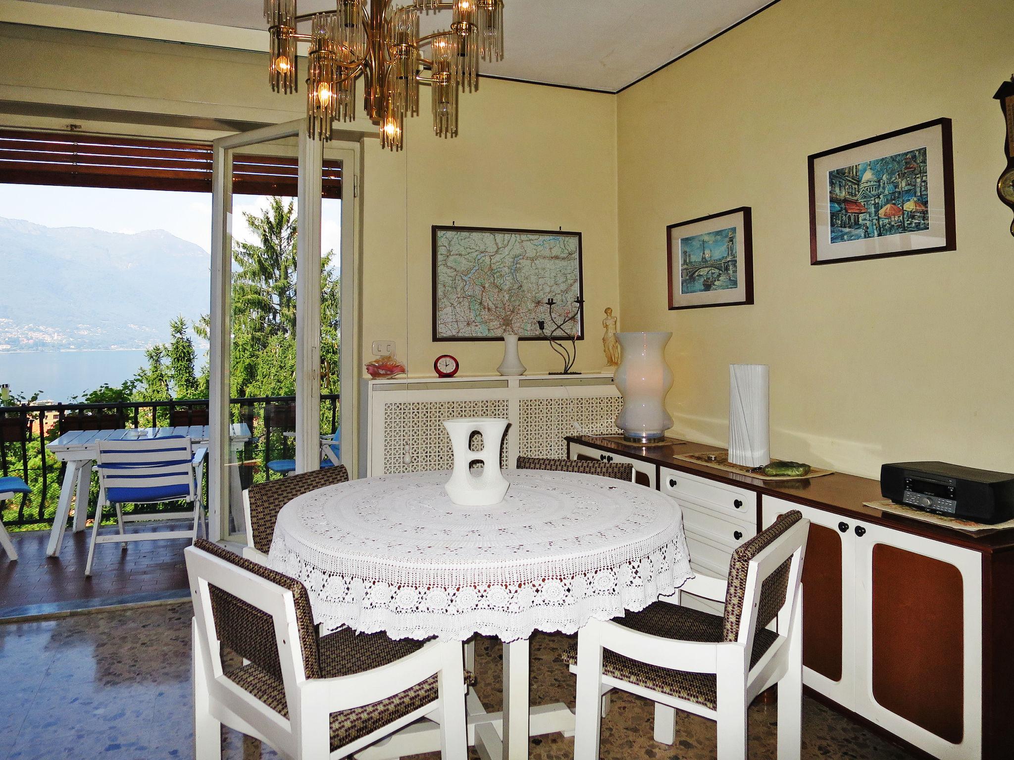 Photo 8 - 4 bedroom House in Porto Valtravaglia with private pool and mountain view