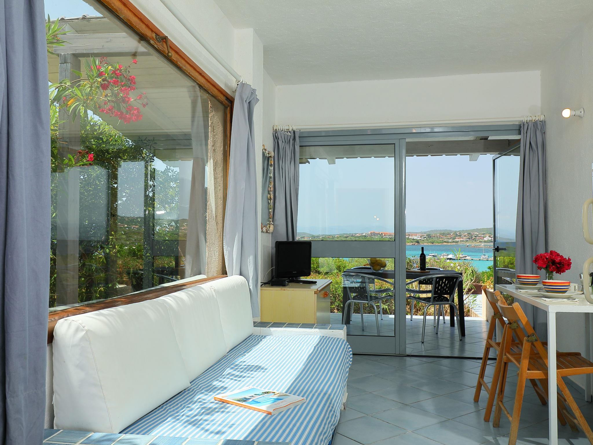 Foto 6 - Apartamento de 1 quarto em Golfo Aranci com jardim e vistas do mar