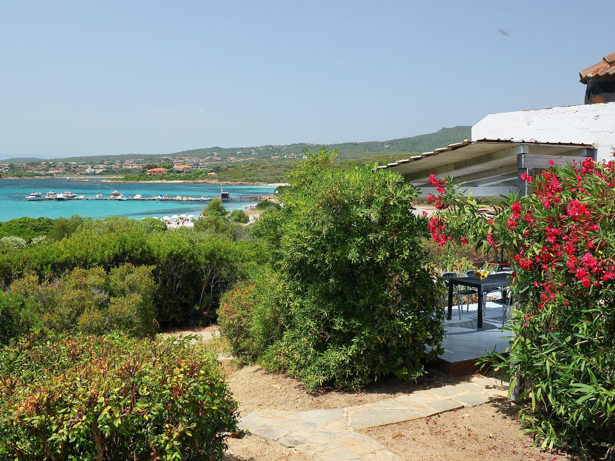 Foto 1 - Apartamento de 1 habitación en Golfo Aranci con jardín y vistas al mar