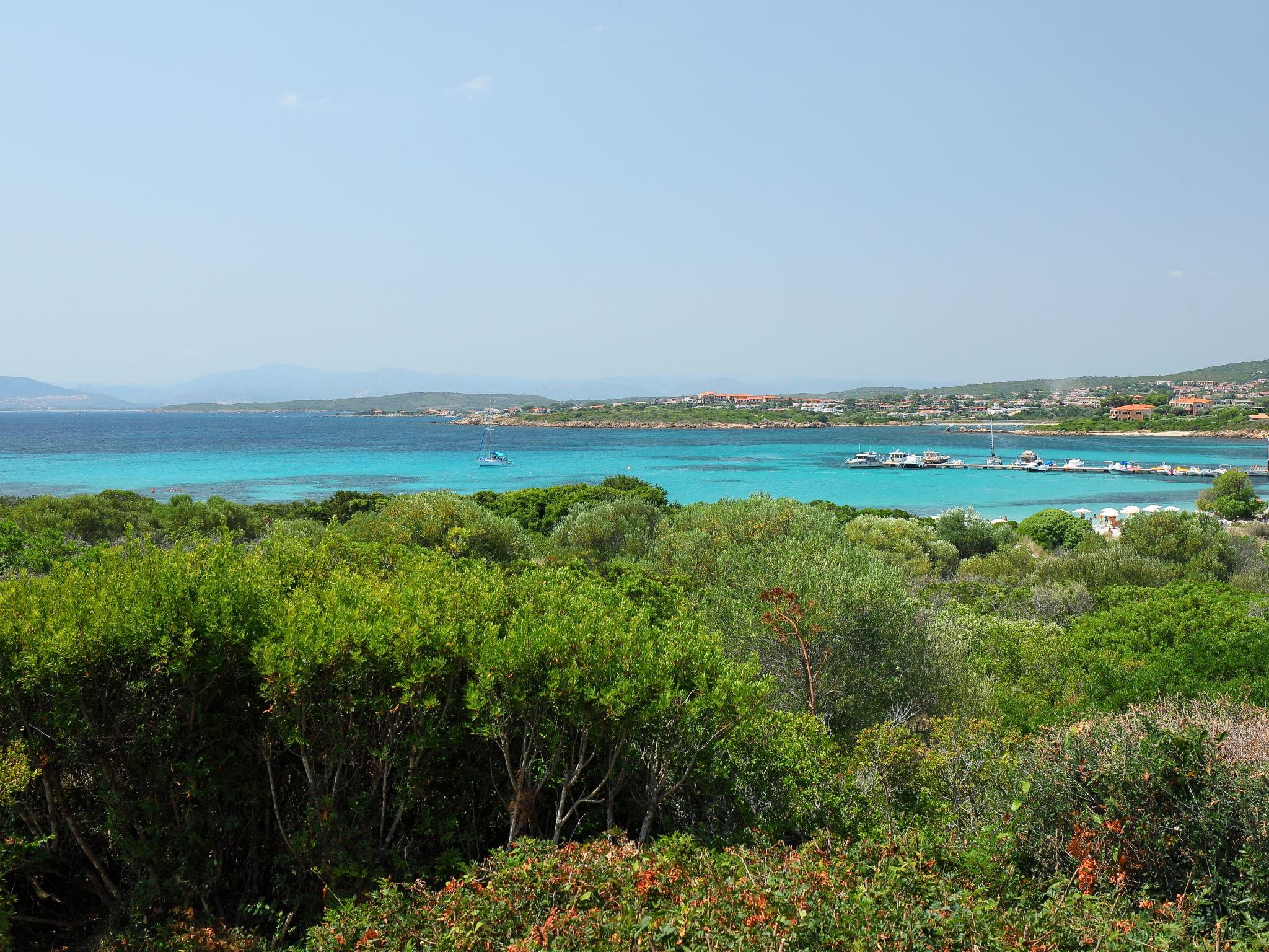 Photo 14 - 1 bedroom Apartment in Golfo Aranci with garden and sea view