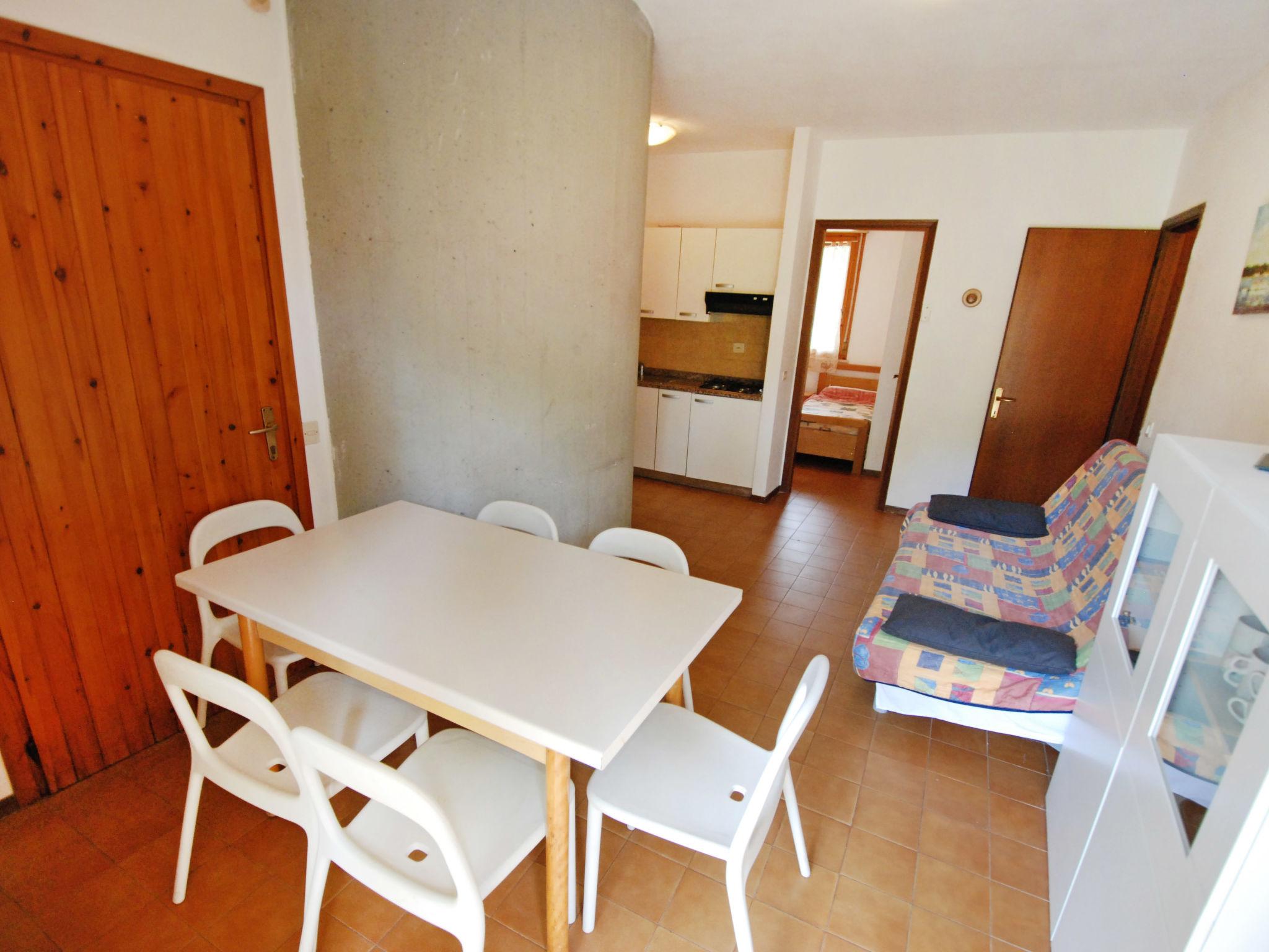 Foto 3 - Apartamento de 2 quartos em San Michele al Tagliamento com piscina e jardim