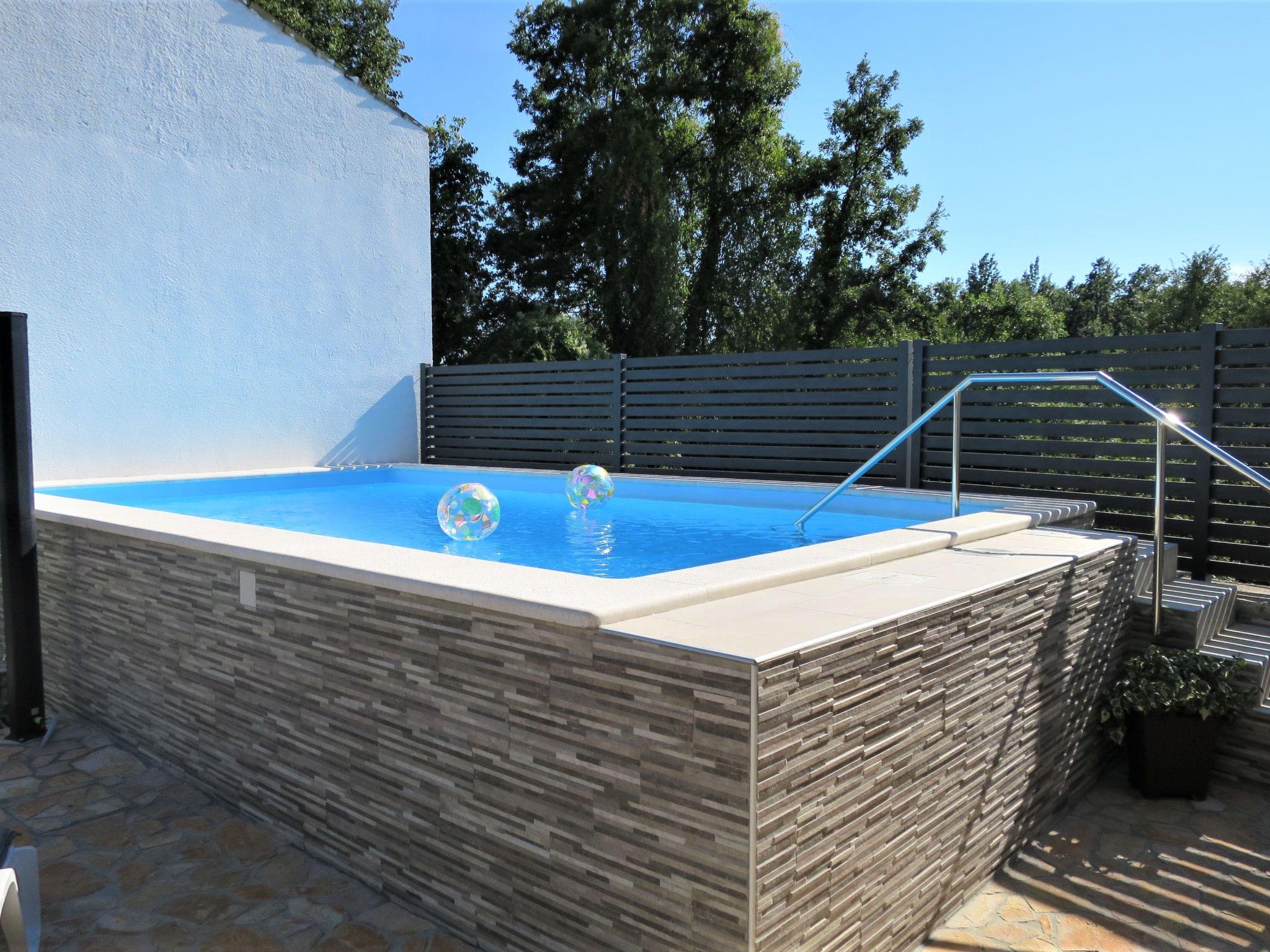 Photo 2 - Maison de 2 chambres à Svetvinčenat avec piscine et jardin