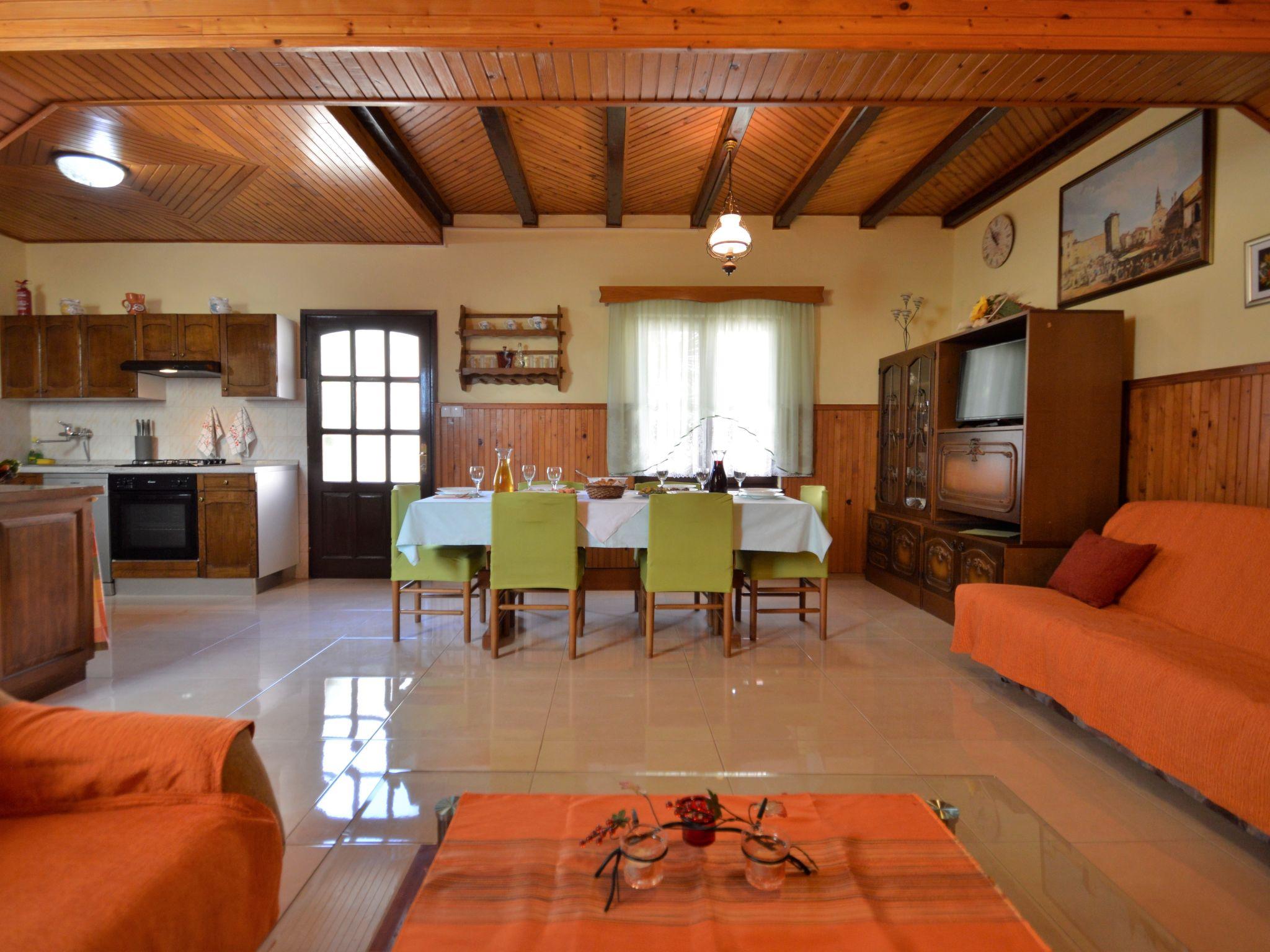 Photo 12 - 2 bedroom House in Svetvinčenat with swimming pool and sea view