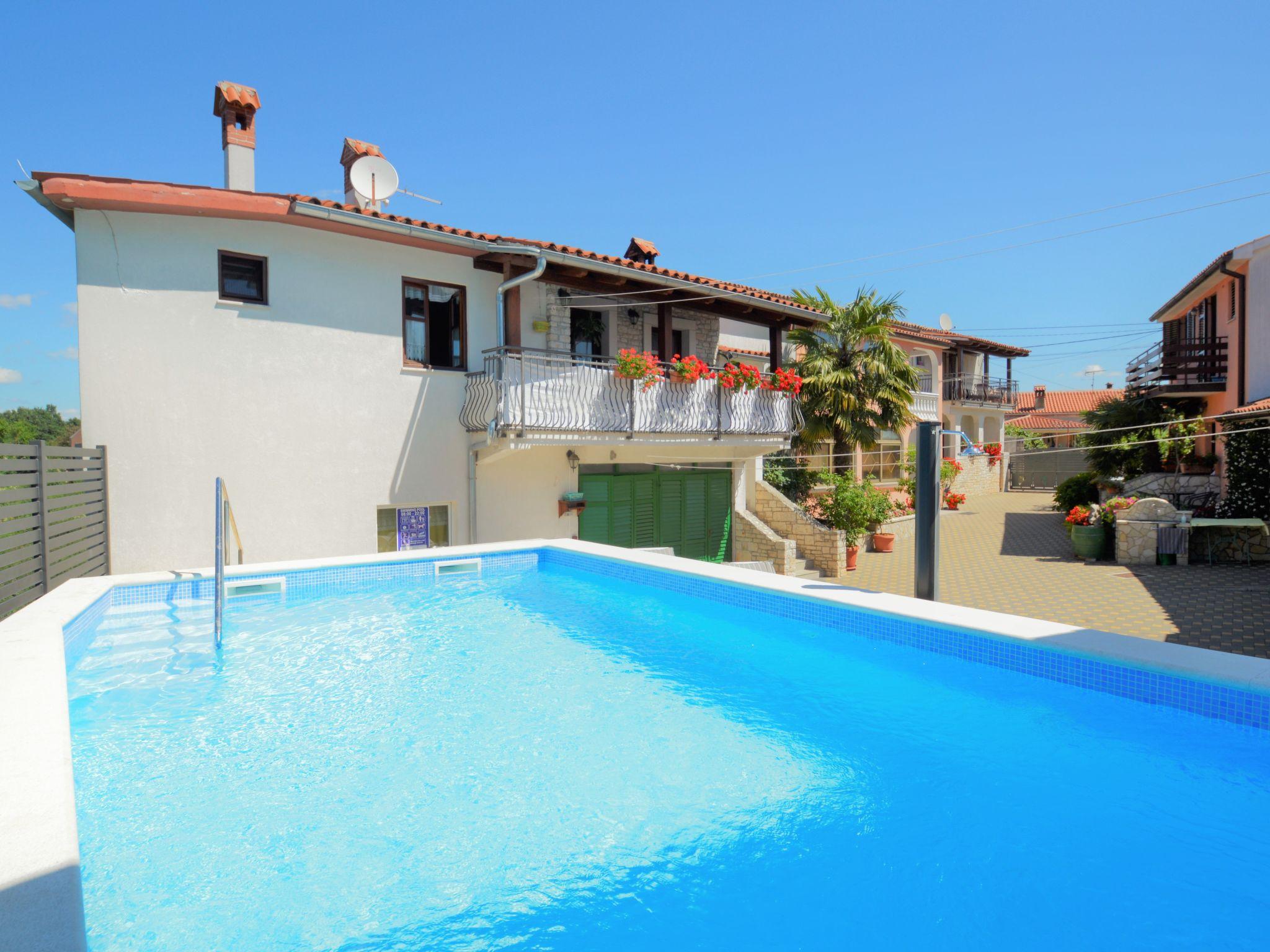 Foto 17 - Haus mit 2 Schlafzimmern in Svetvinčenat mit schwimmbad und blick aufs meer