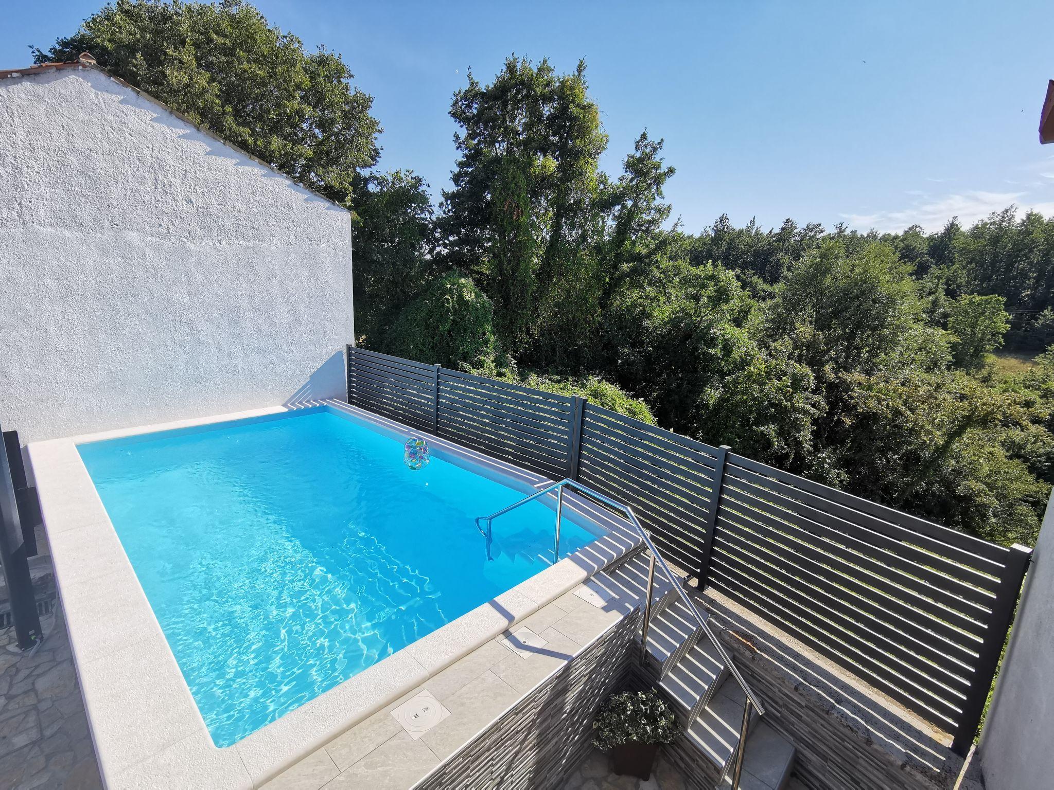 Foto 8 - Casa de 2 habitaciones en Svetvinčenat con piscina y vistas al mar