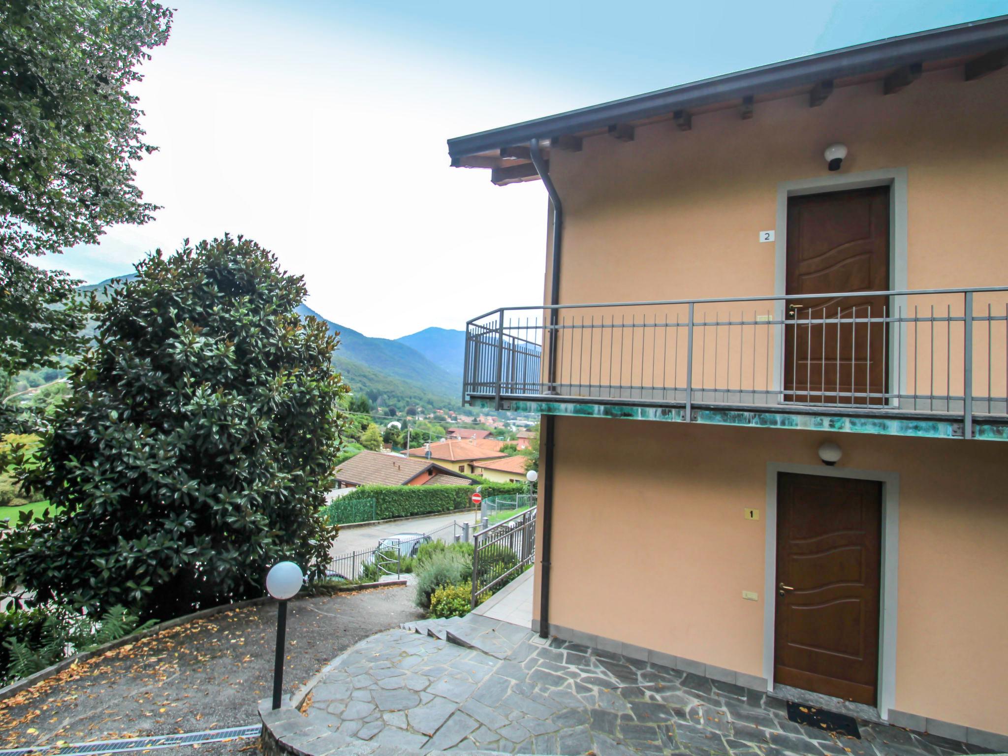 Photo 19 - 1 bedroom Apartment in Brezzo di Bedero with mountain view