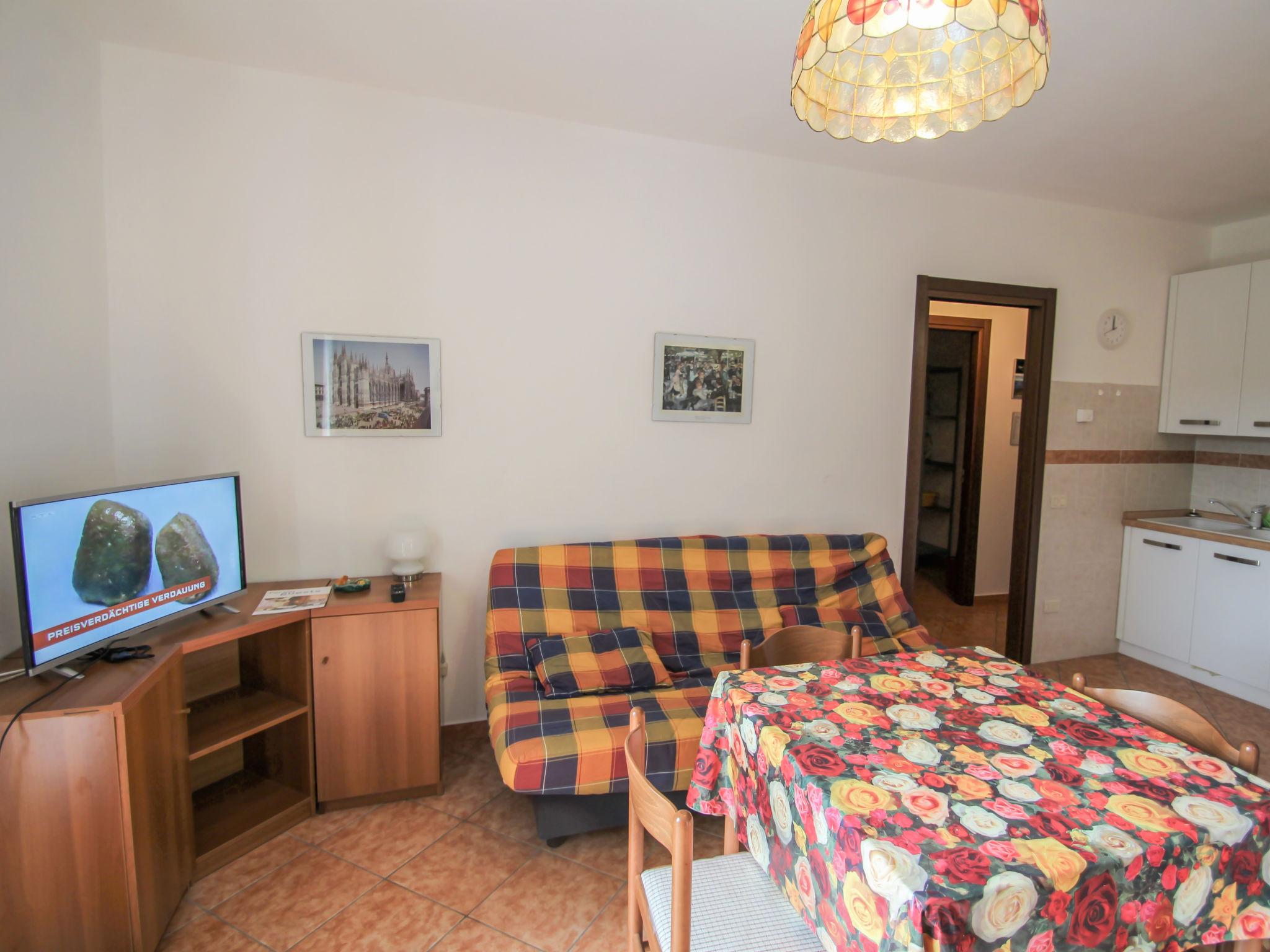 Photo 6 - 1 bedroom Apartment in Brezzo di Bedero with garden