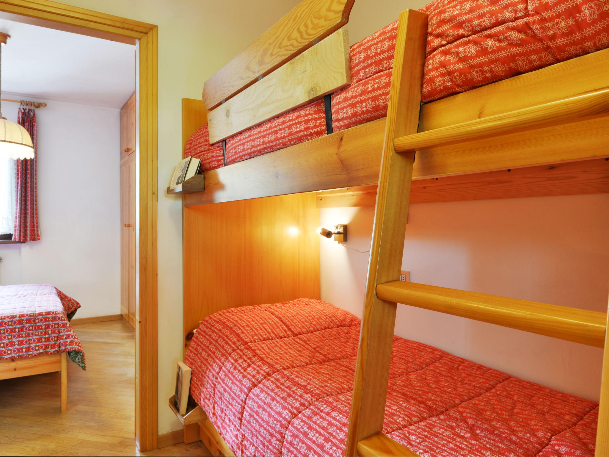 Foto 10 - Appartamento con 1 camera da letto a Canazei con vista sulle montagne