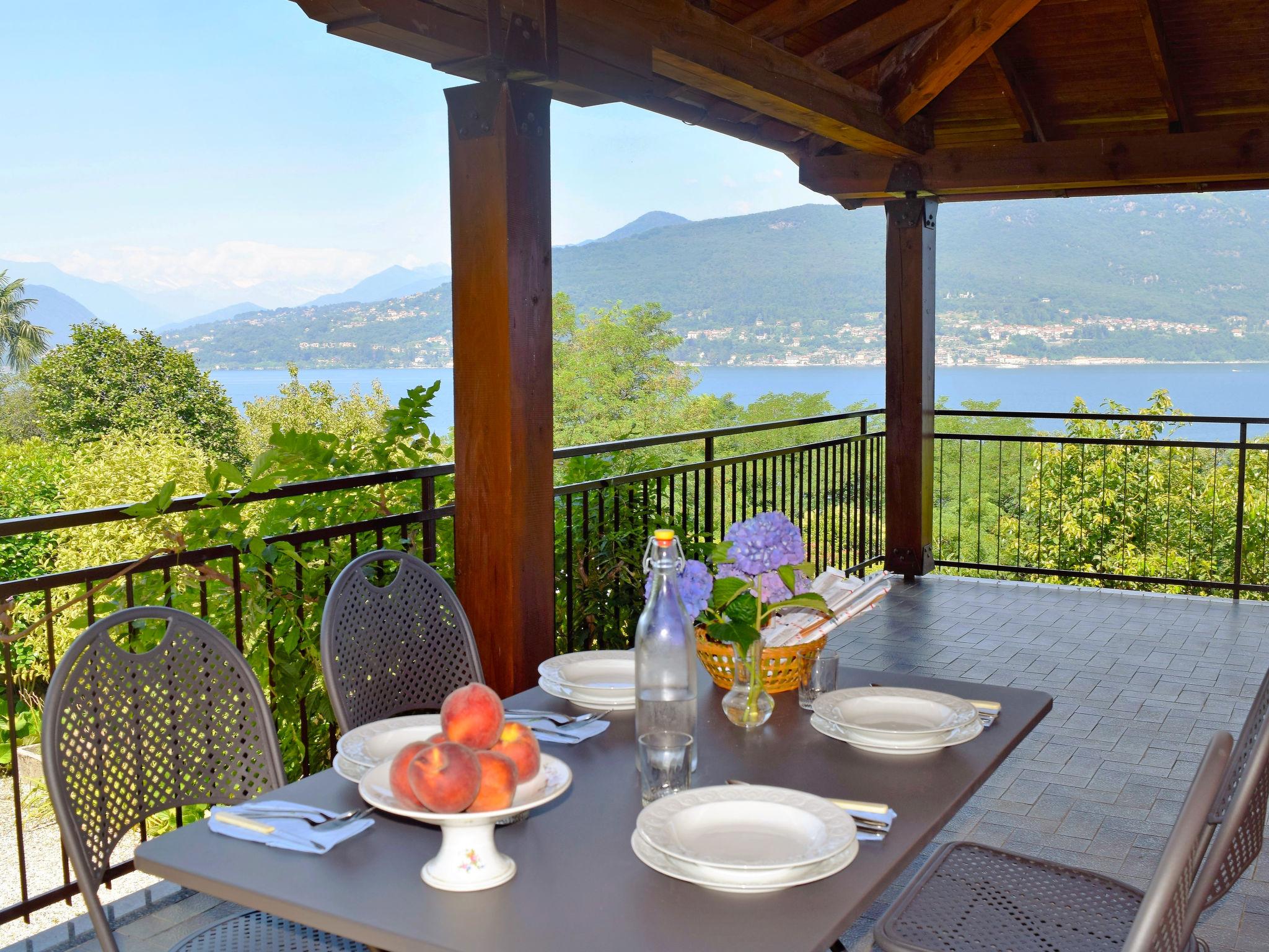 Foto 6 - Casa de 3 quartos em Castelveccana com jardim e vista para a montanha