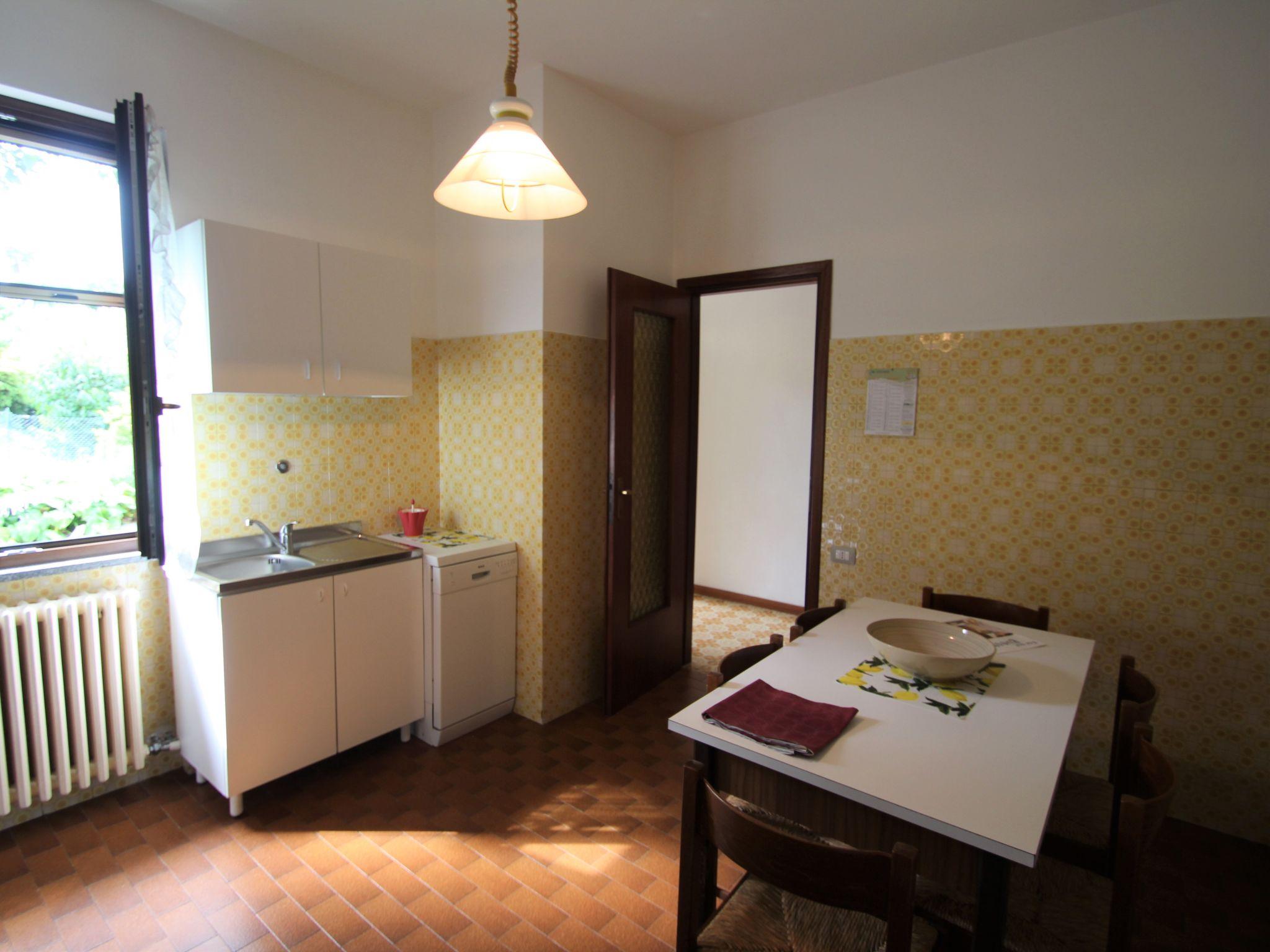 Foto 12 - Haus mit 3 Schlafzimmern in Castelveccana mit garten und blick auf die berge