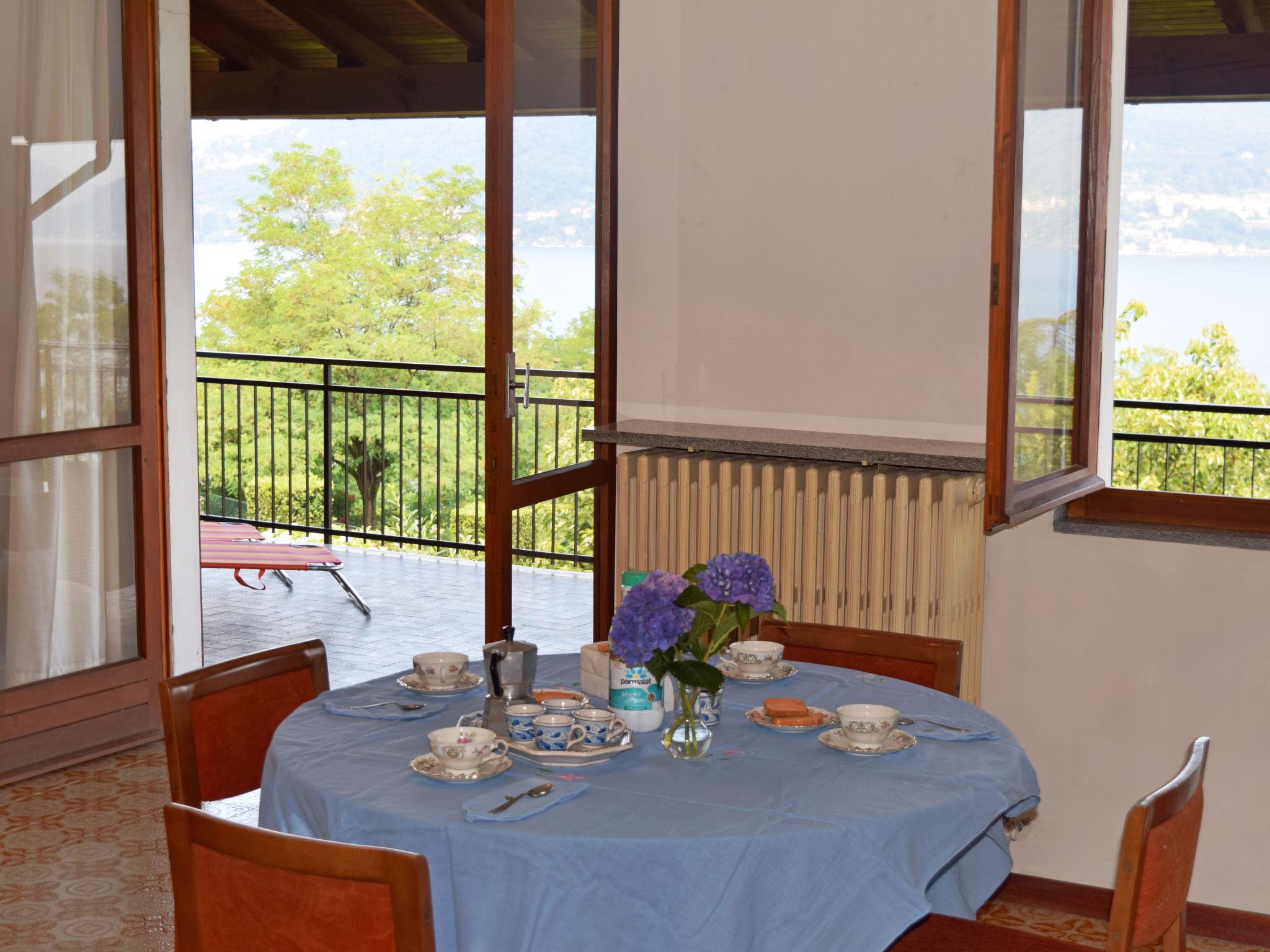 Foto 7 - Casa de 3 quartos em Castelveccana com jardim e vista para a montanha