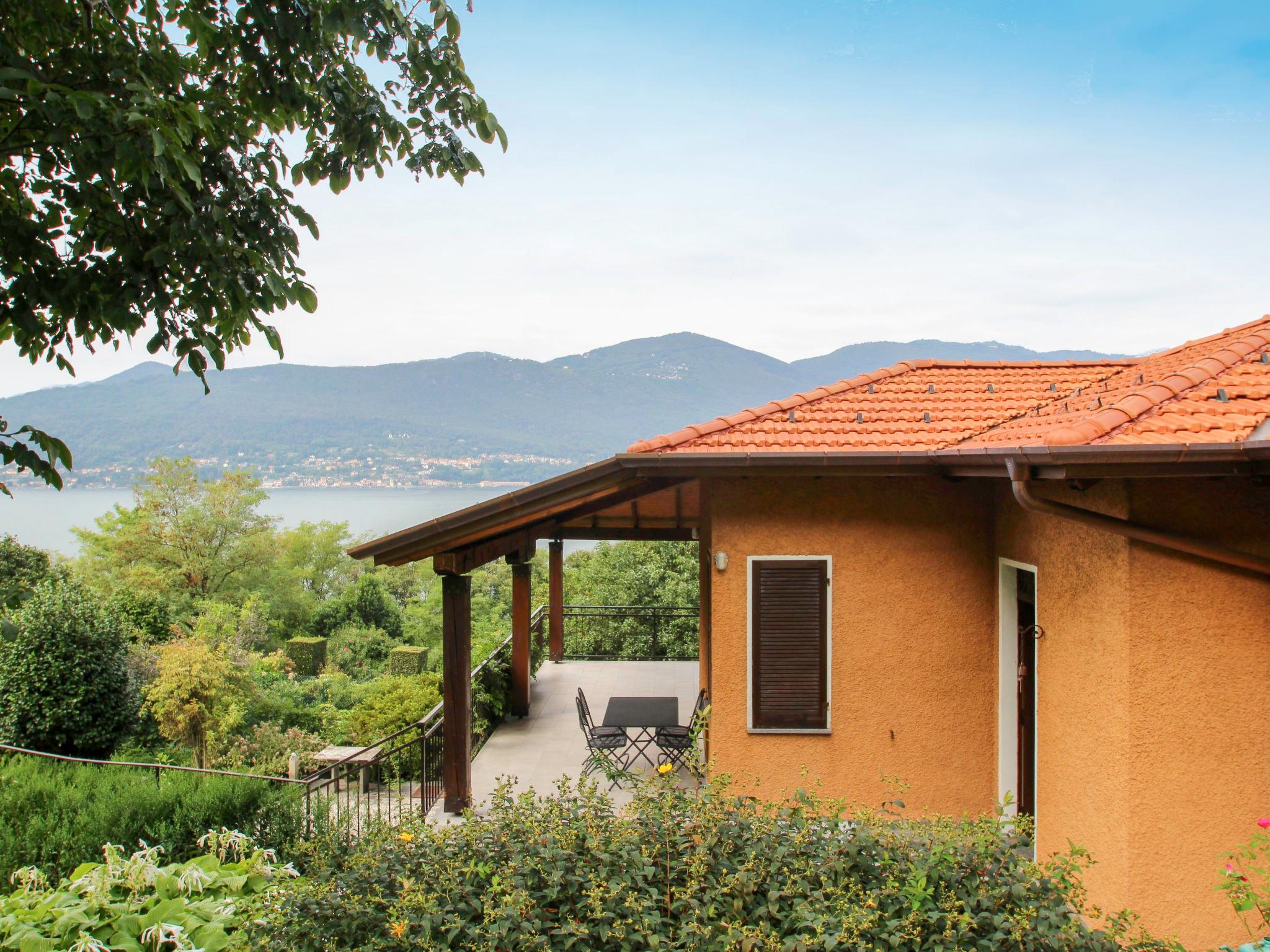 Foto 21 - Casa de 3 habitaciones en Castelveccana con jardín y vistas a la montaña