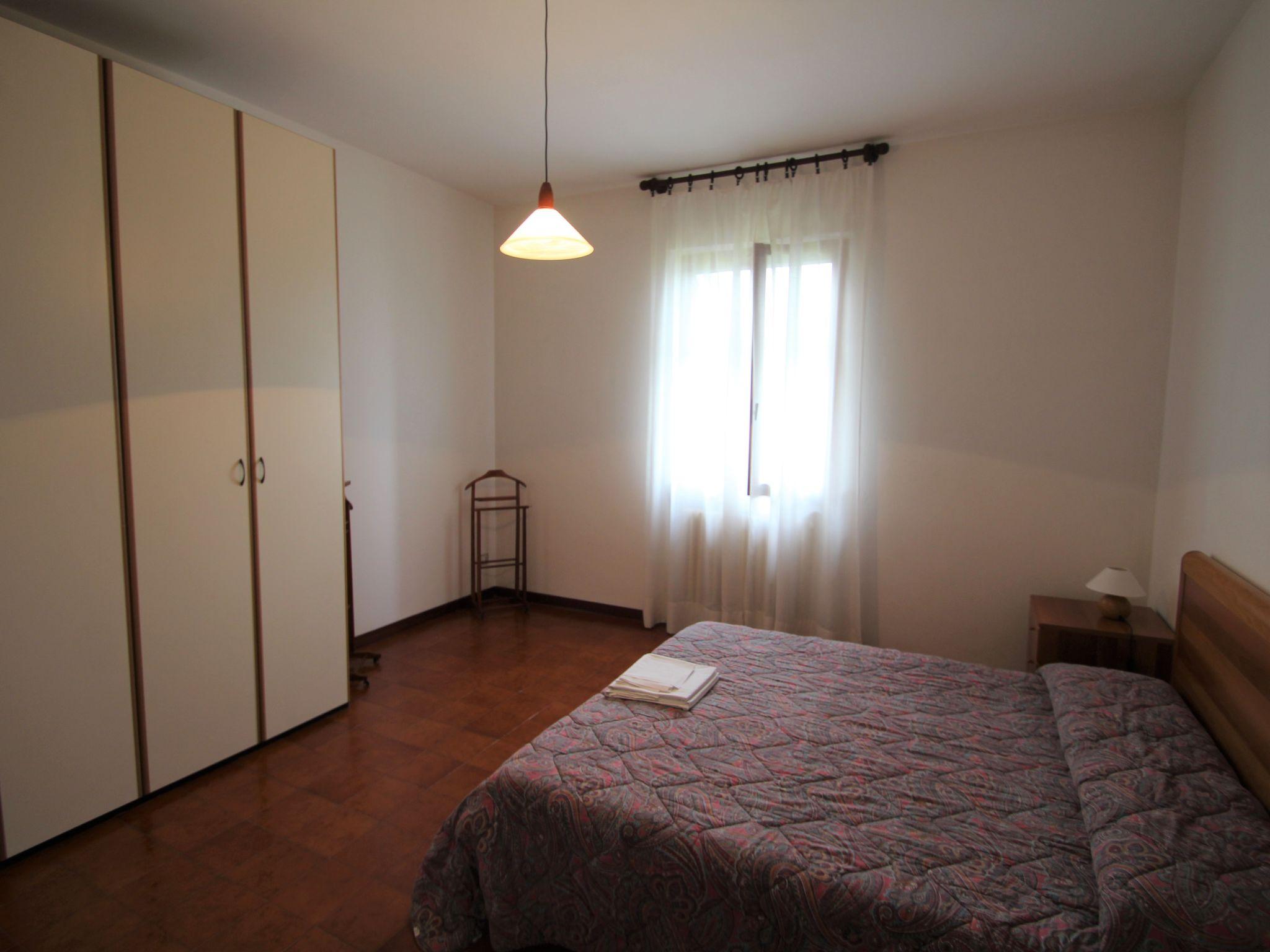 Foto 14 - Haus mit 3 Schlafzimmern in Castelveccana mit garten und blick auf die berge