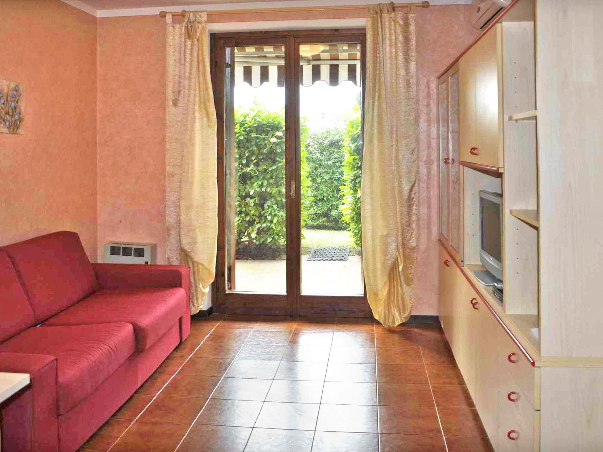 Photo 4 - 1 bedroom Apartment in Lazise with swimming pool and mountain view