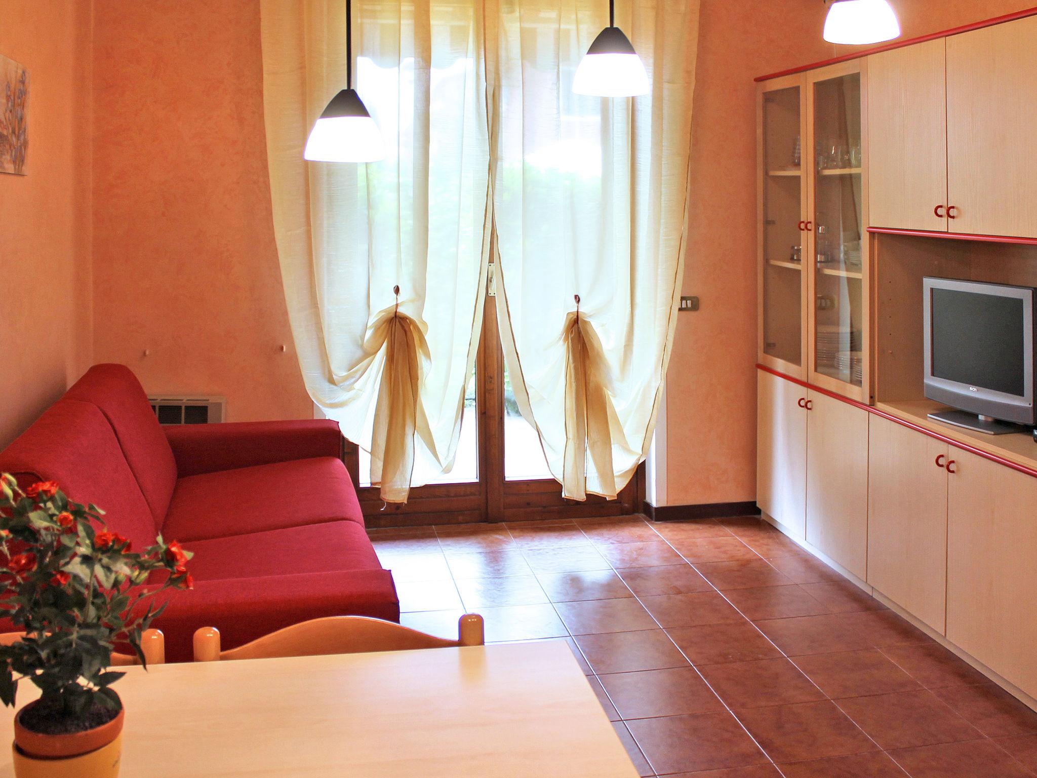 Foto 6 - Appartamento con 1 camera da letto a Lazise con piscina e vista sulle montagne