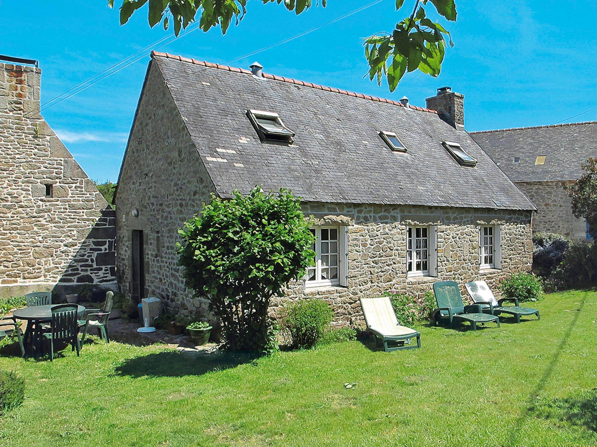 Foto 1 - Haus mit 2 Schlafzimmern in Pont-l'Abbé mit garten und blick aufs meer