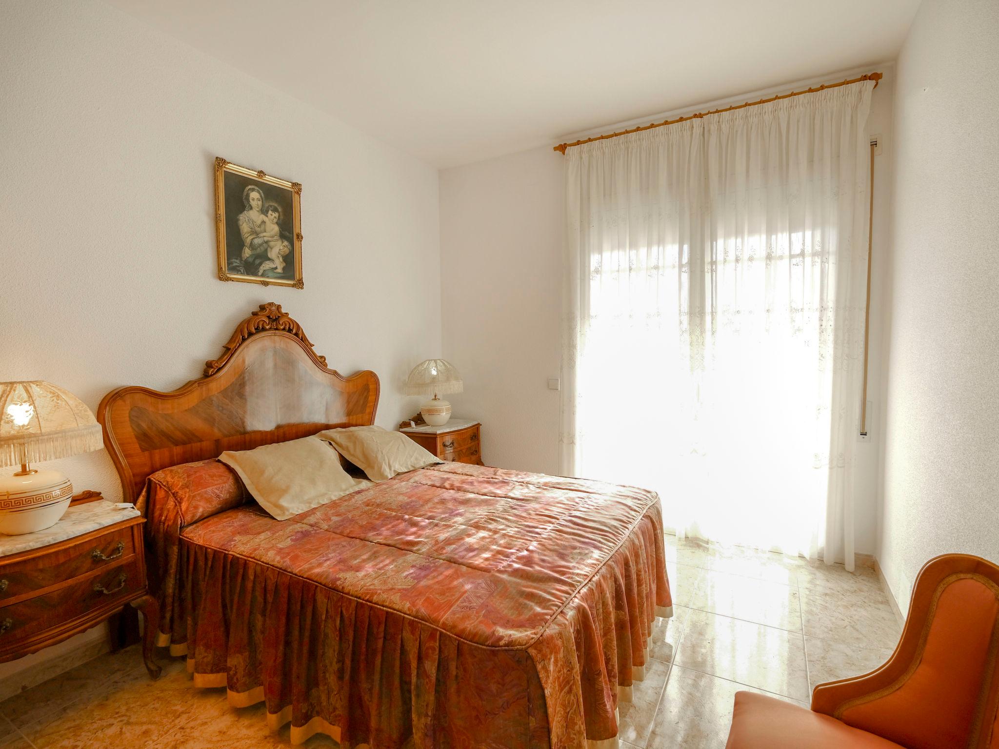 Photo 4 - 6 bedroom House in Alcanar with private pool and garden