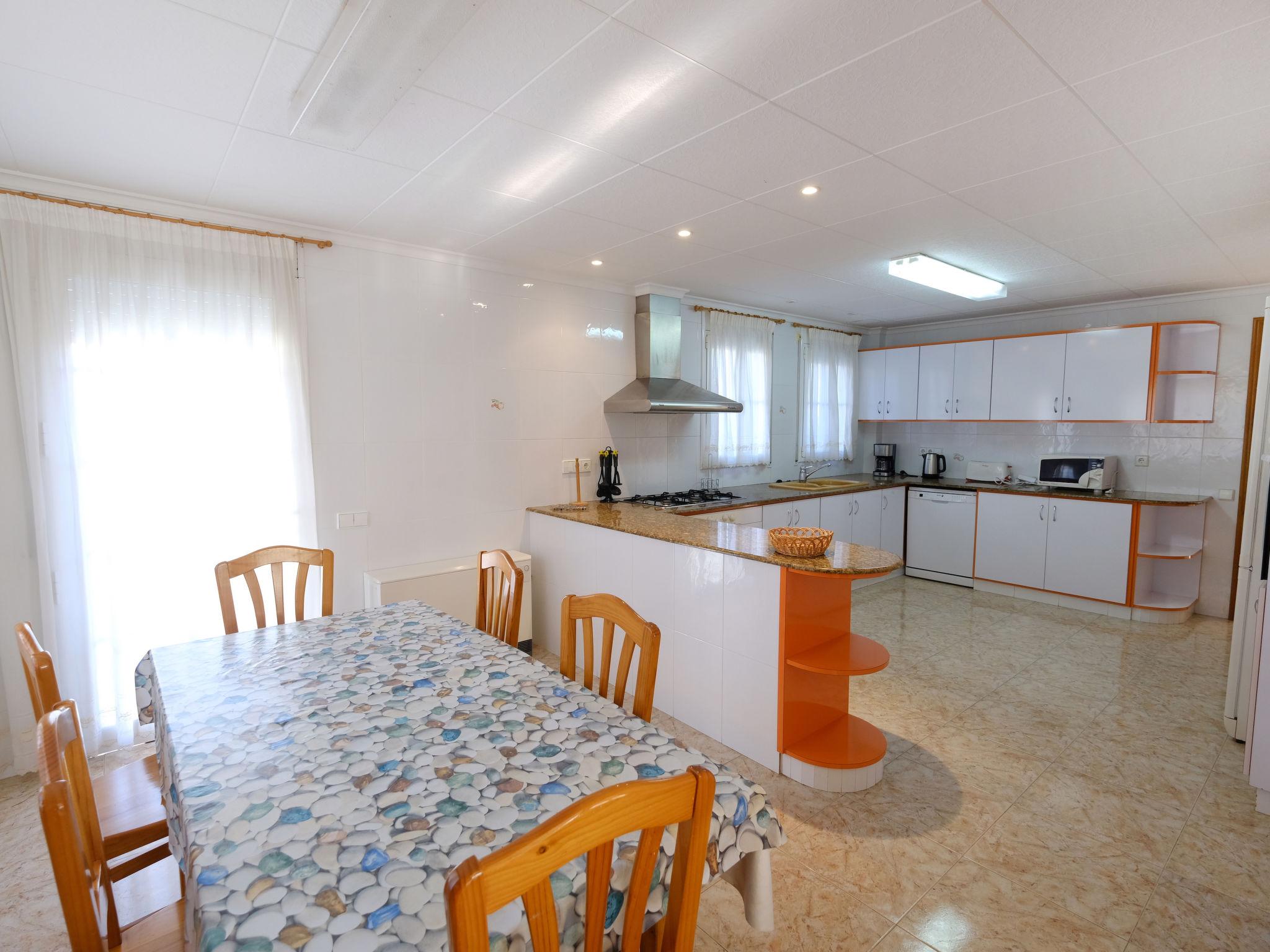 Photo 3 - 6 bedroom House in Alcanar with private pool and garden
