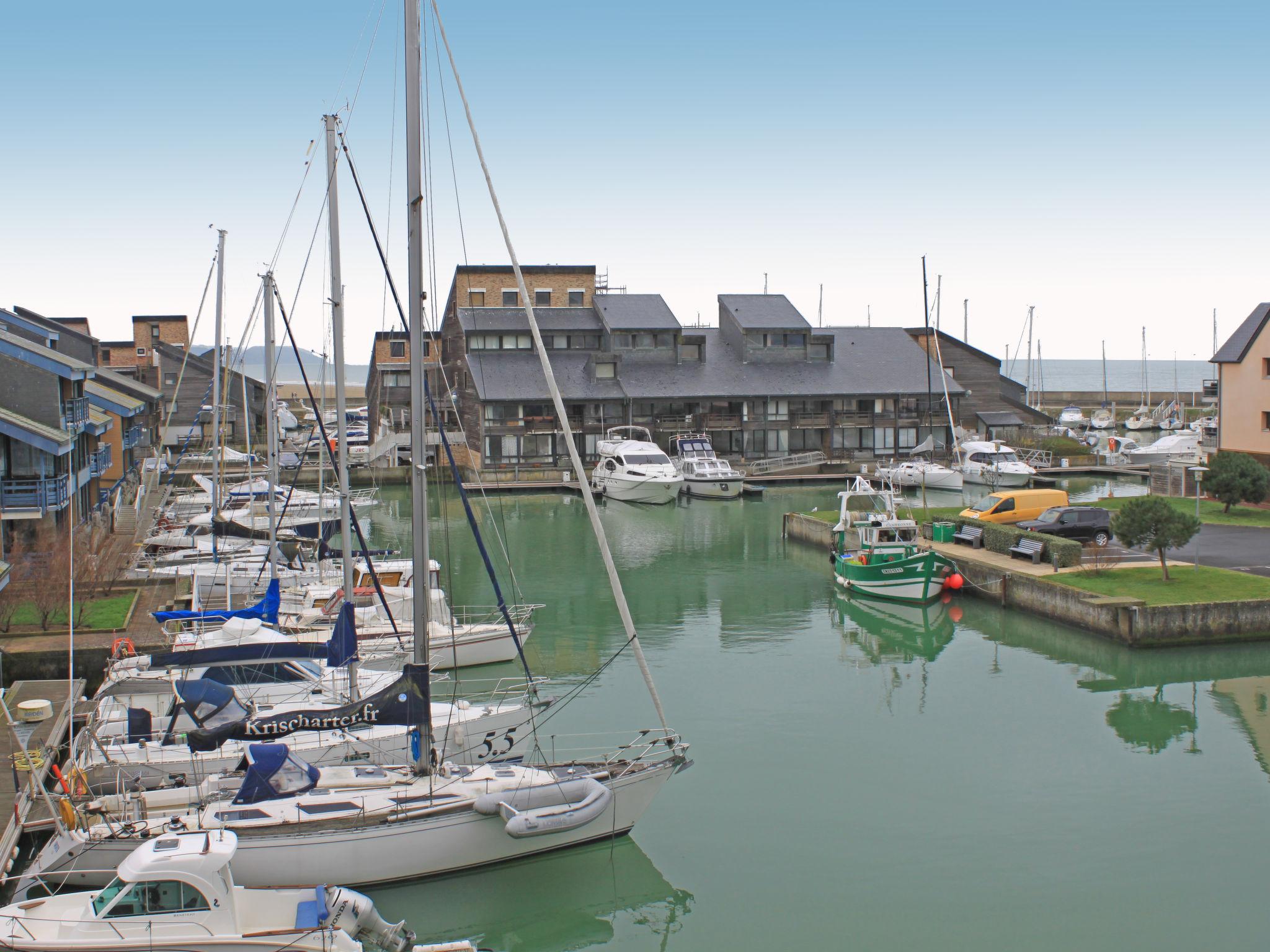 Photo 17 - 2 bedroom Apartment in Deauville with sea view