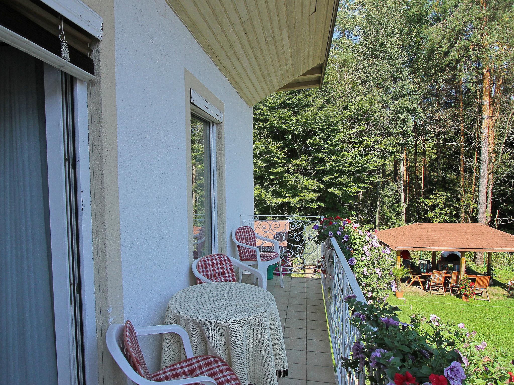 Photo 2 - 2 bedroom Apartment in Velden am Wörther See with garden and mountain view