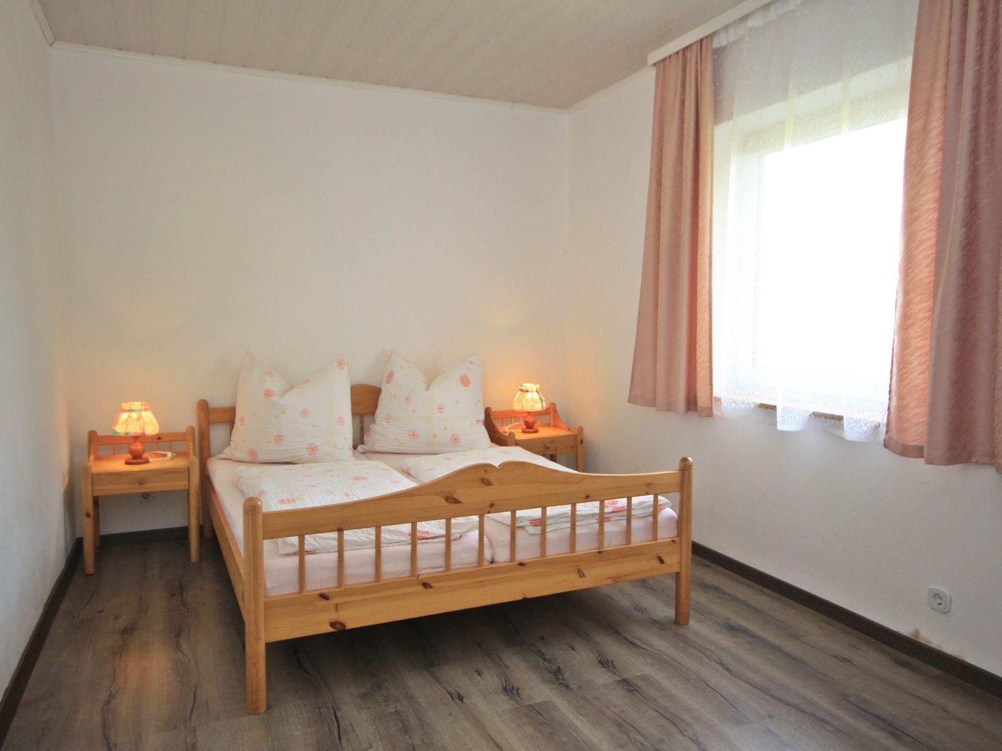 Foto 6 - Appartamento con 2 camere da letto a Velden am Wörther See con giardino e vista sulle montagne
