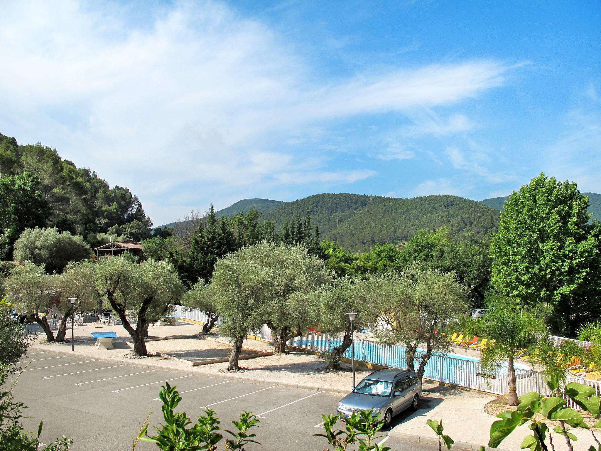 Photo 21 - Maison de 2 chambres à Solliès-Toucas avec piscine et jardin