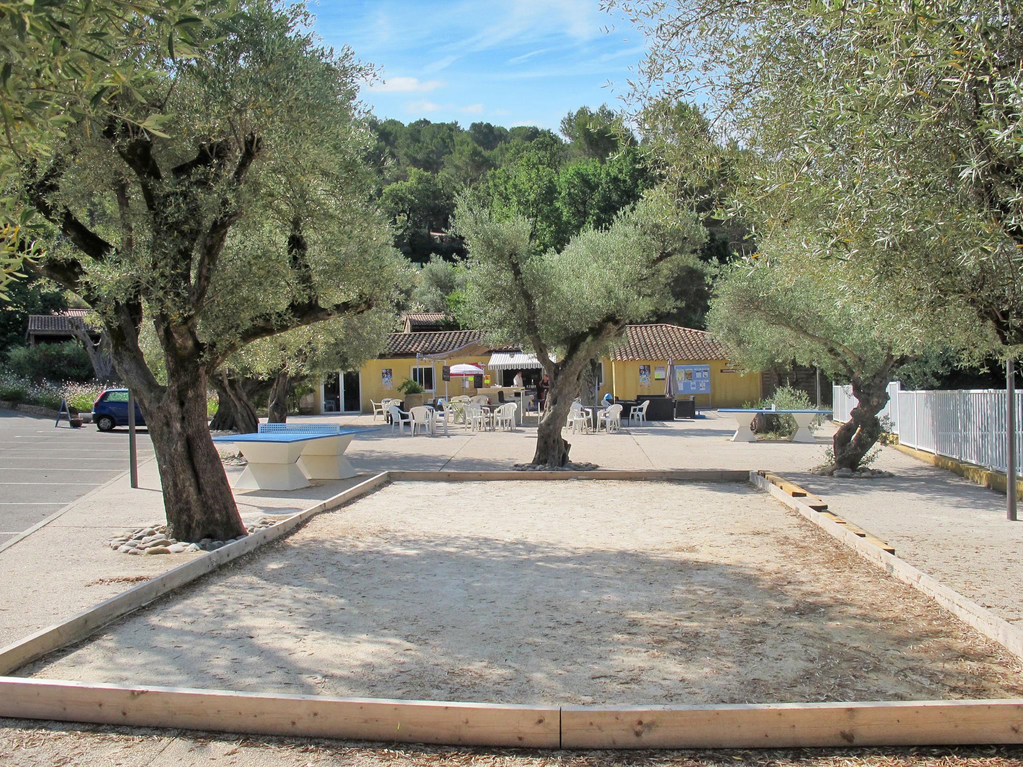 Photo 14 - Maison de 2 chambres à Solliès-Toucas avec piscine et jardin