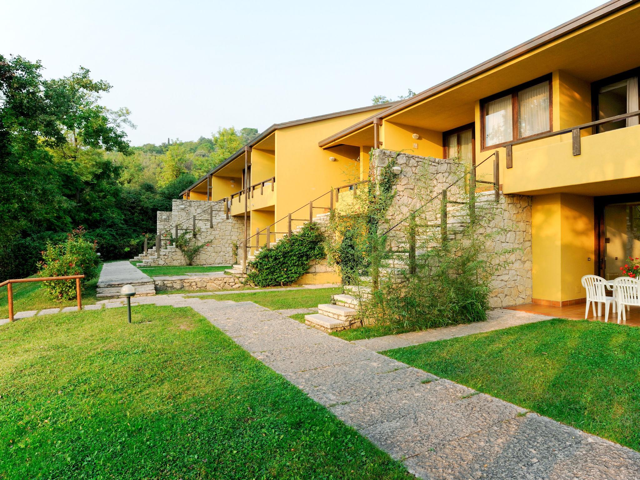 Foto 5 - Apartamento de 1 habitación en Costermano sul Garda con piscina y jardín