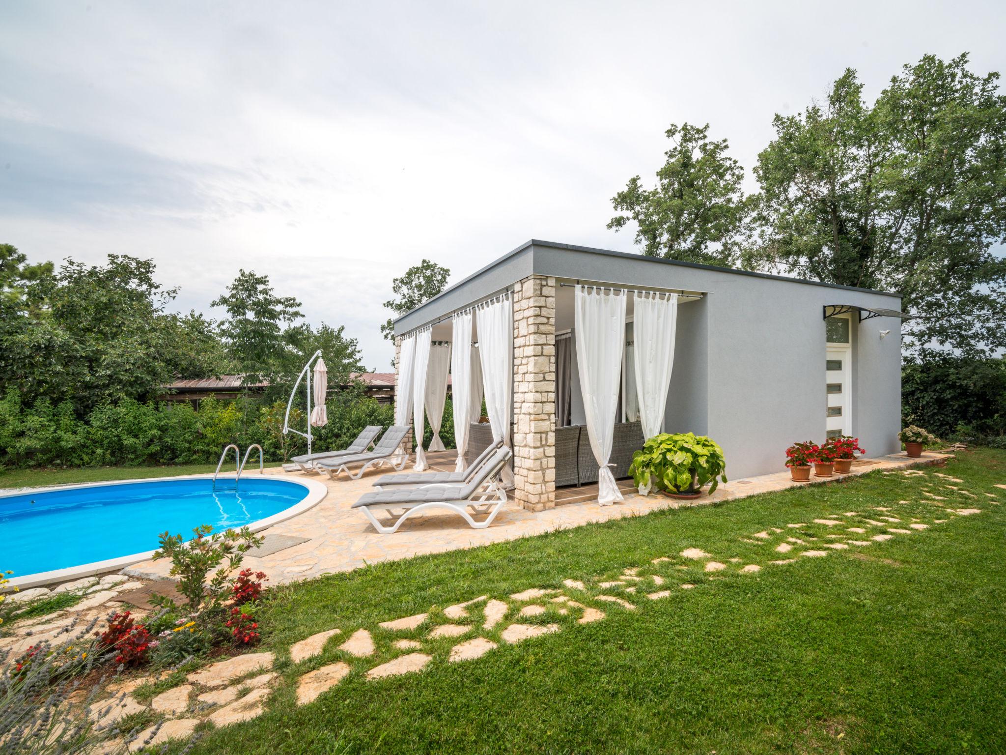 Foto 14 - Casa de 1 quarto em Buje com piscina privada e vistas do mar