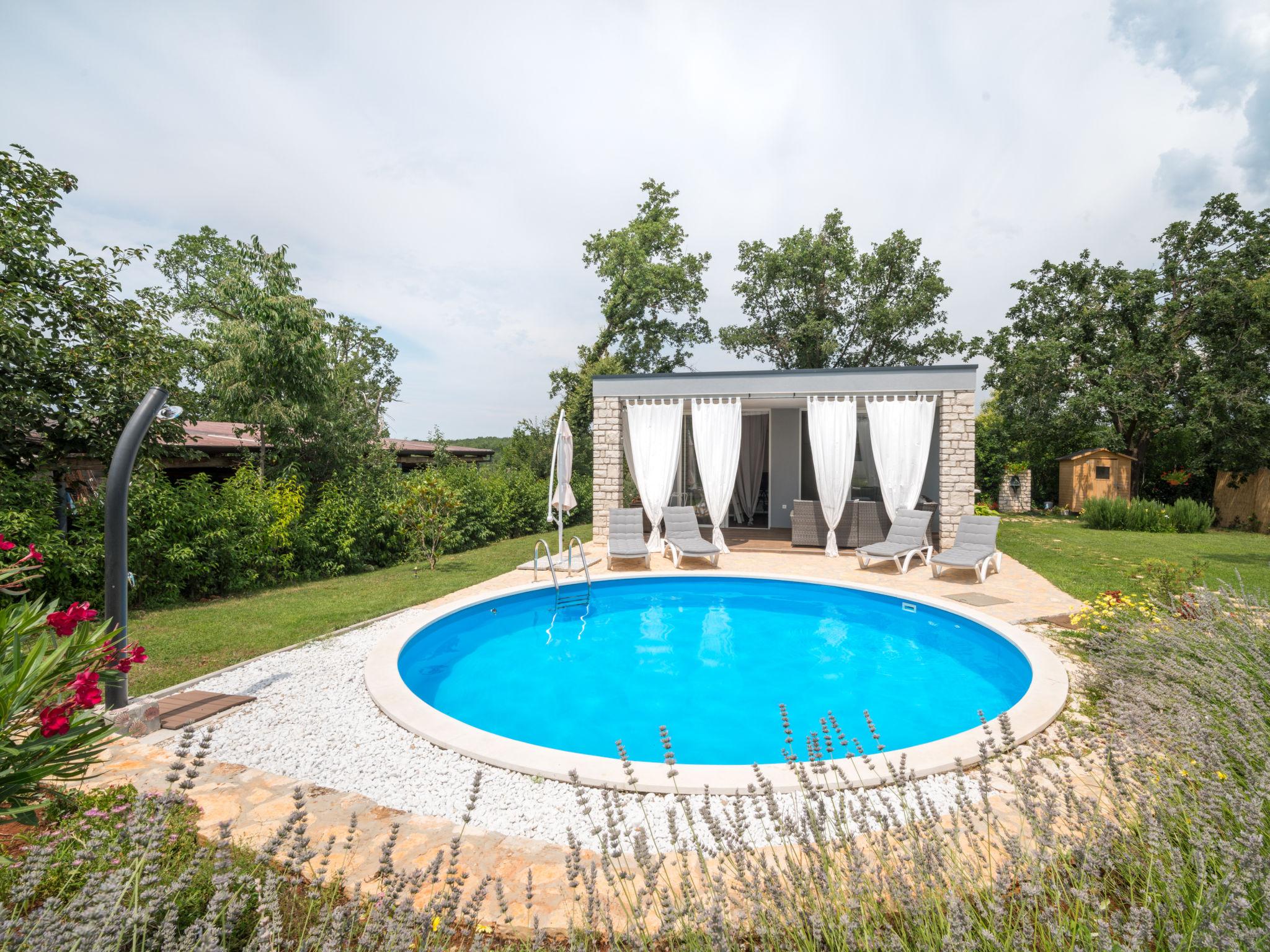 Foto 8 - Casa de 1 quarto em Buje com piscina privada e vistas do mar