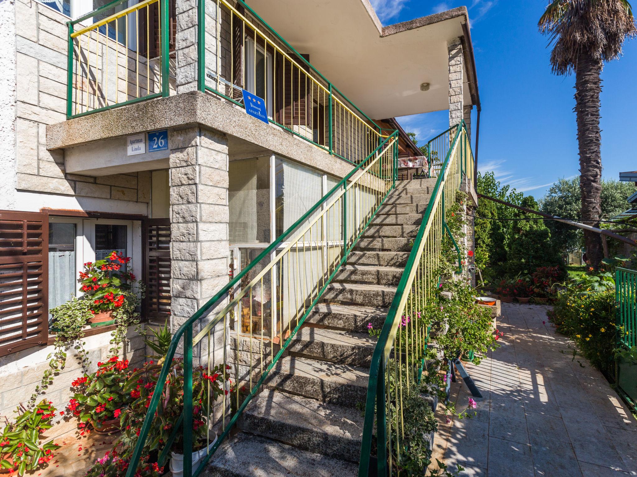 Photo 2 - Appartement de 3 chambres à Umag avec piscine et jardin