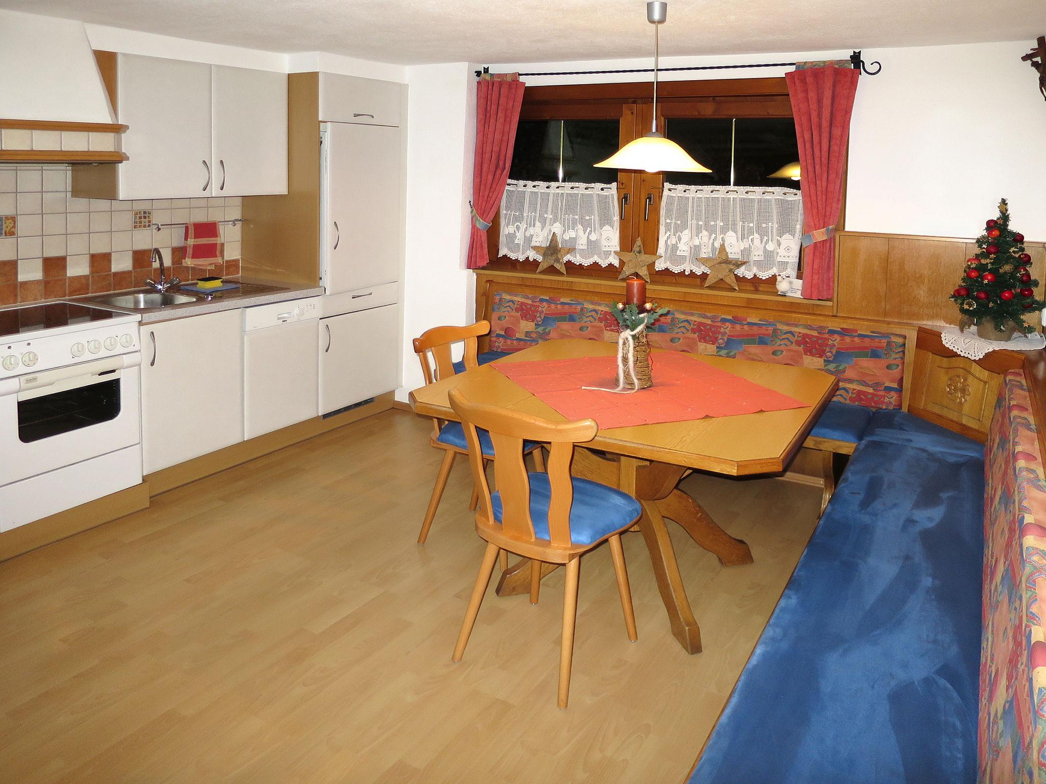 Photo 9 - 2 bedroom House in Aschau im Zillertal with swimming pool and garden