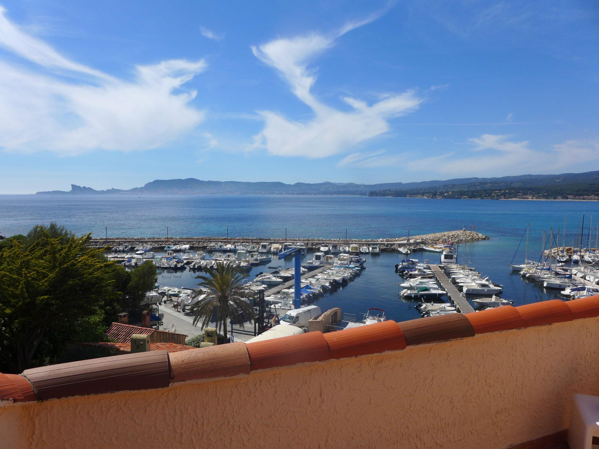 Photo 14 - 2 bedroom Apartment in Saint-Cyr-sur-Mer with terrace and sea view