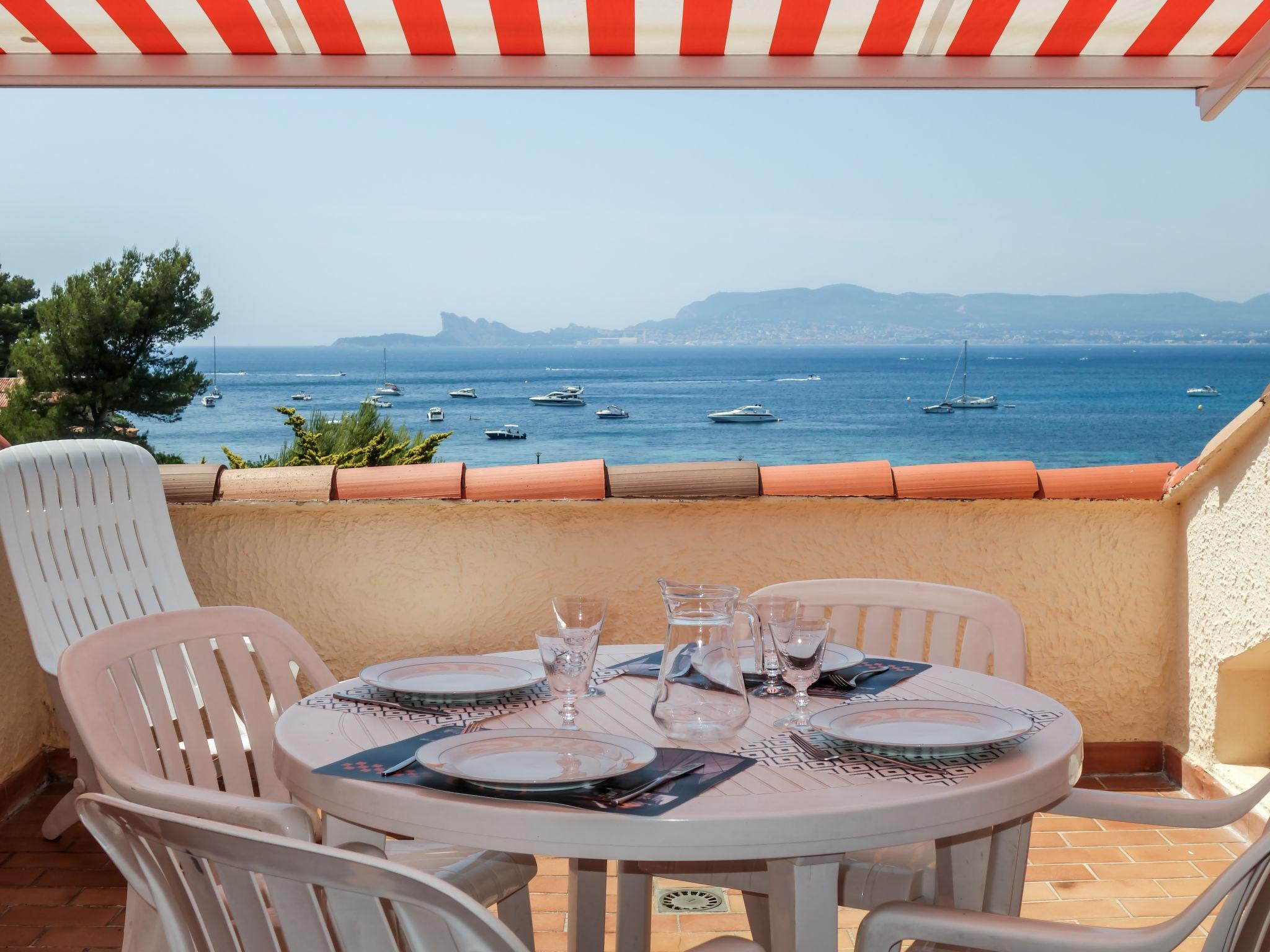 Foto 13 - Apartamento de 2 quartos em Saint-Cyr-sur-Mer com terraço e vistas do mar