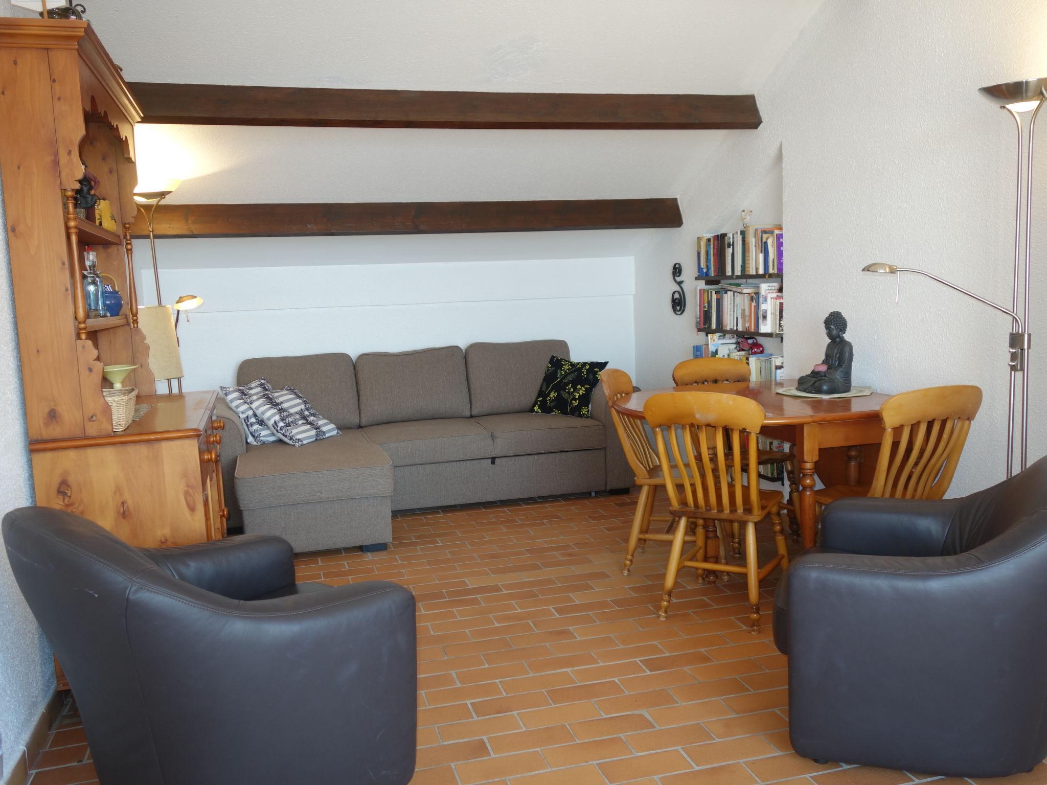 Foto 6 - Apartamento de 2 habitaciones en Saint-Cyr-sur-Mer con terraza y vistas al mar