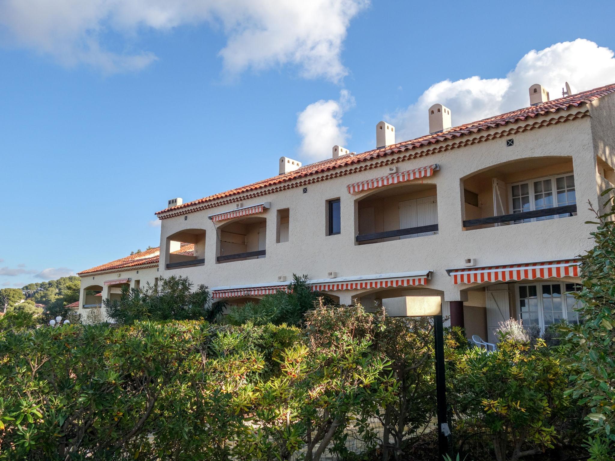 Foto 17 - Apartamento de 2 habitaciones en Saint-Cyr-sur-Mer con terraza y vistas al mar